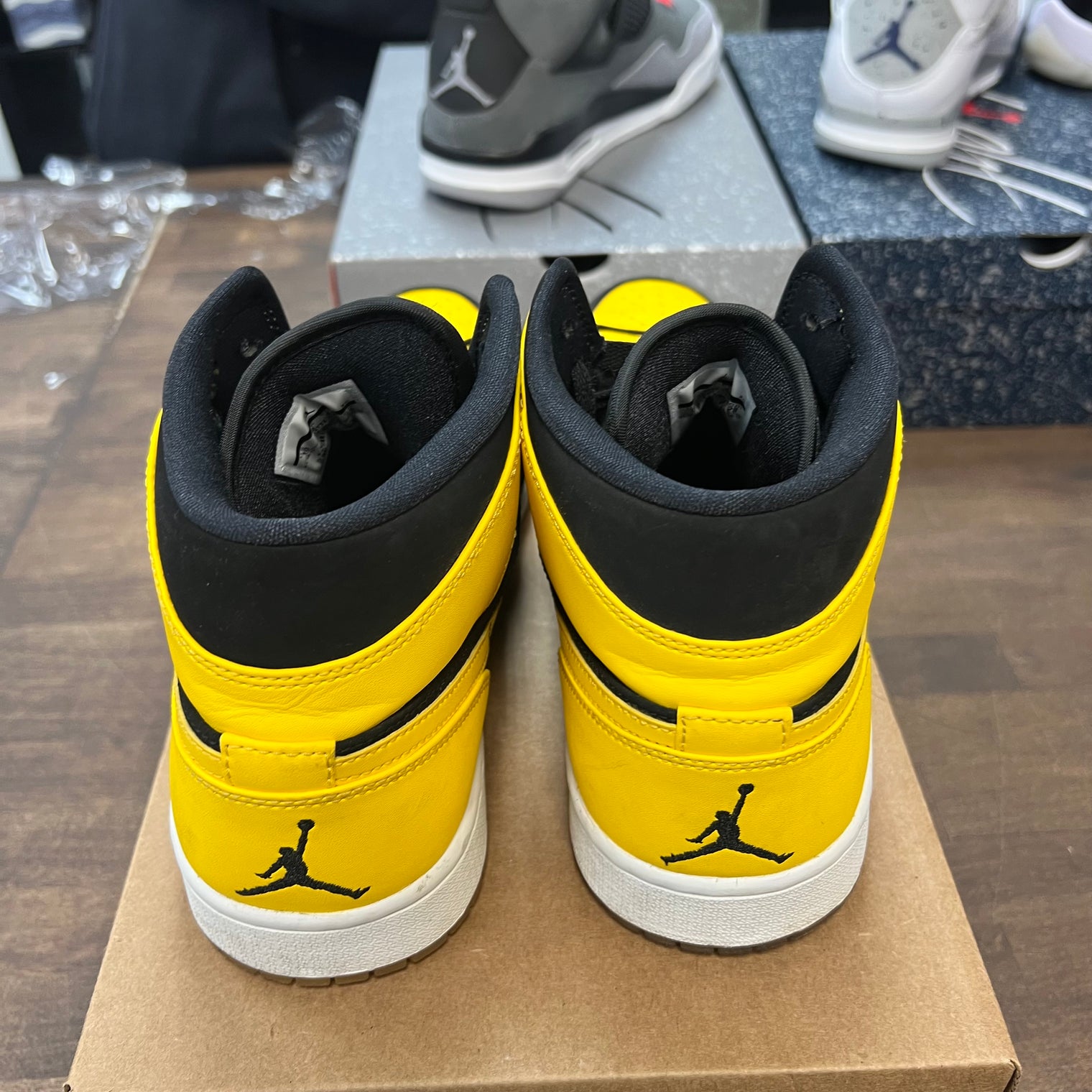 New Love Jordan 1 Mid (USED, No Box)