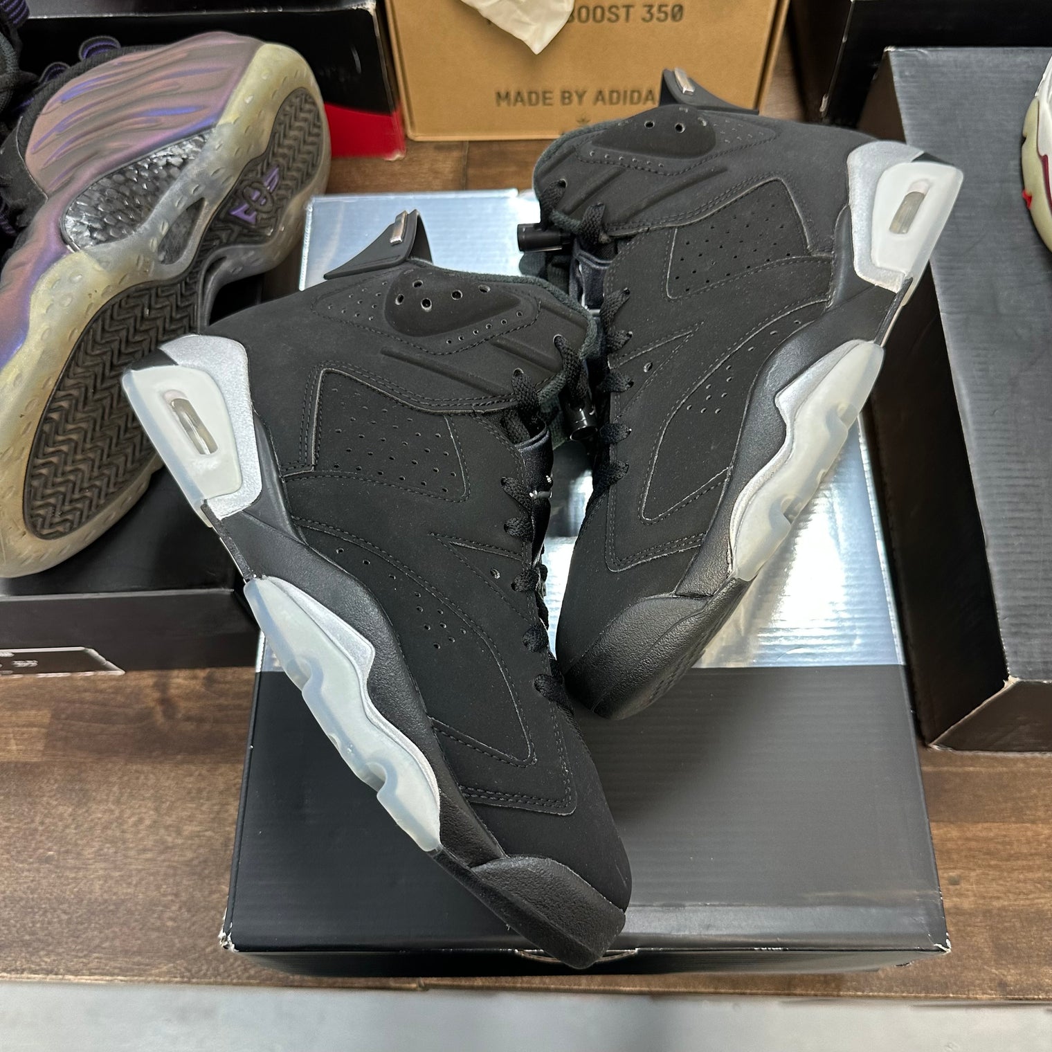 Chrome Jordan 6 Retro (USED)