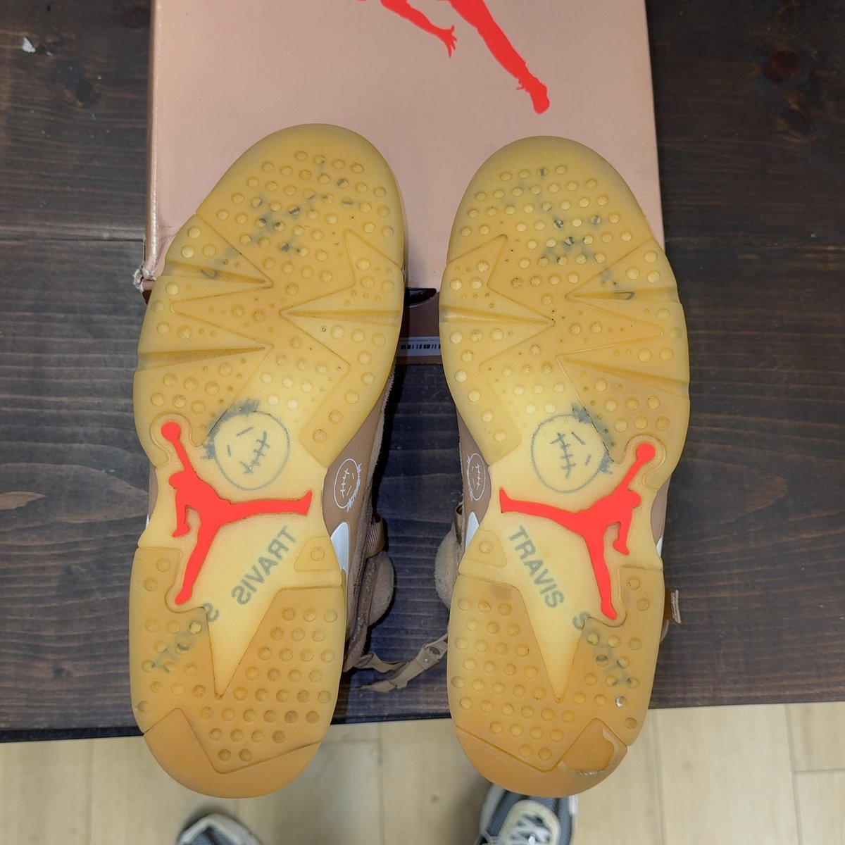 Jordan 6 Retro Travis Scott British Khaki Size 9 (Pre-Owned) - aux