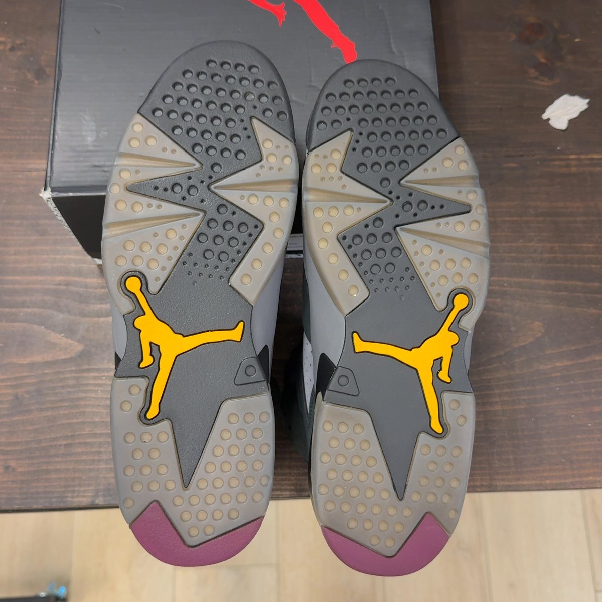 Jordan 6 Retro Bordeaux Size 11 (Pre-Owned) - aux