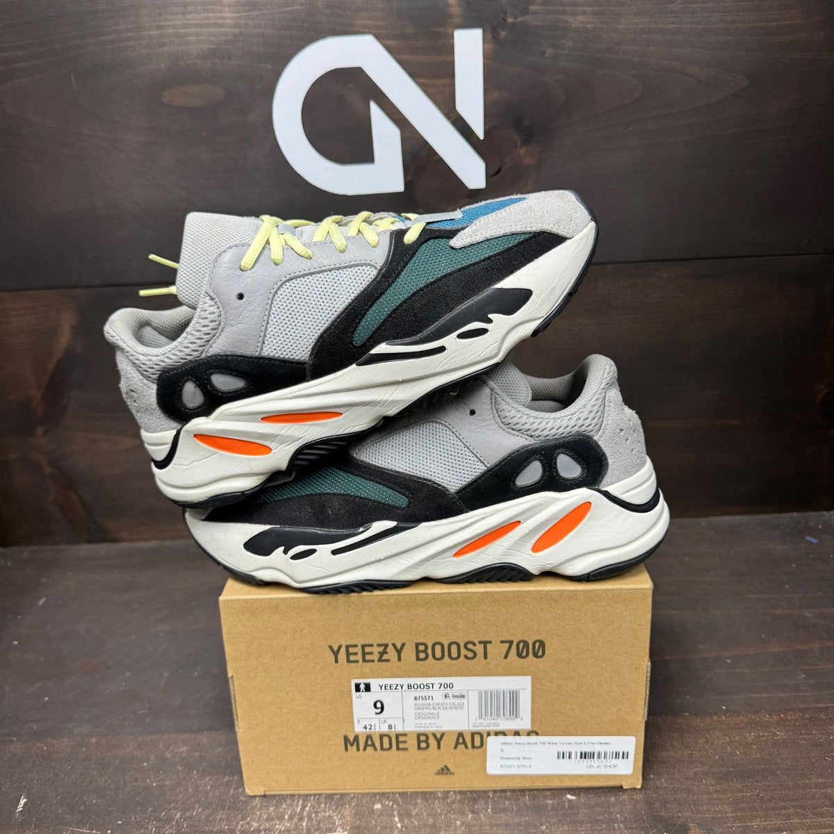 adidas Yeezy Boost 700 Wave Runner Size 9 (Pre-Owned) - front