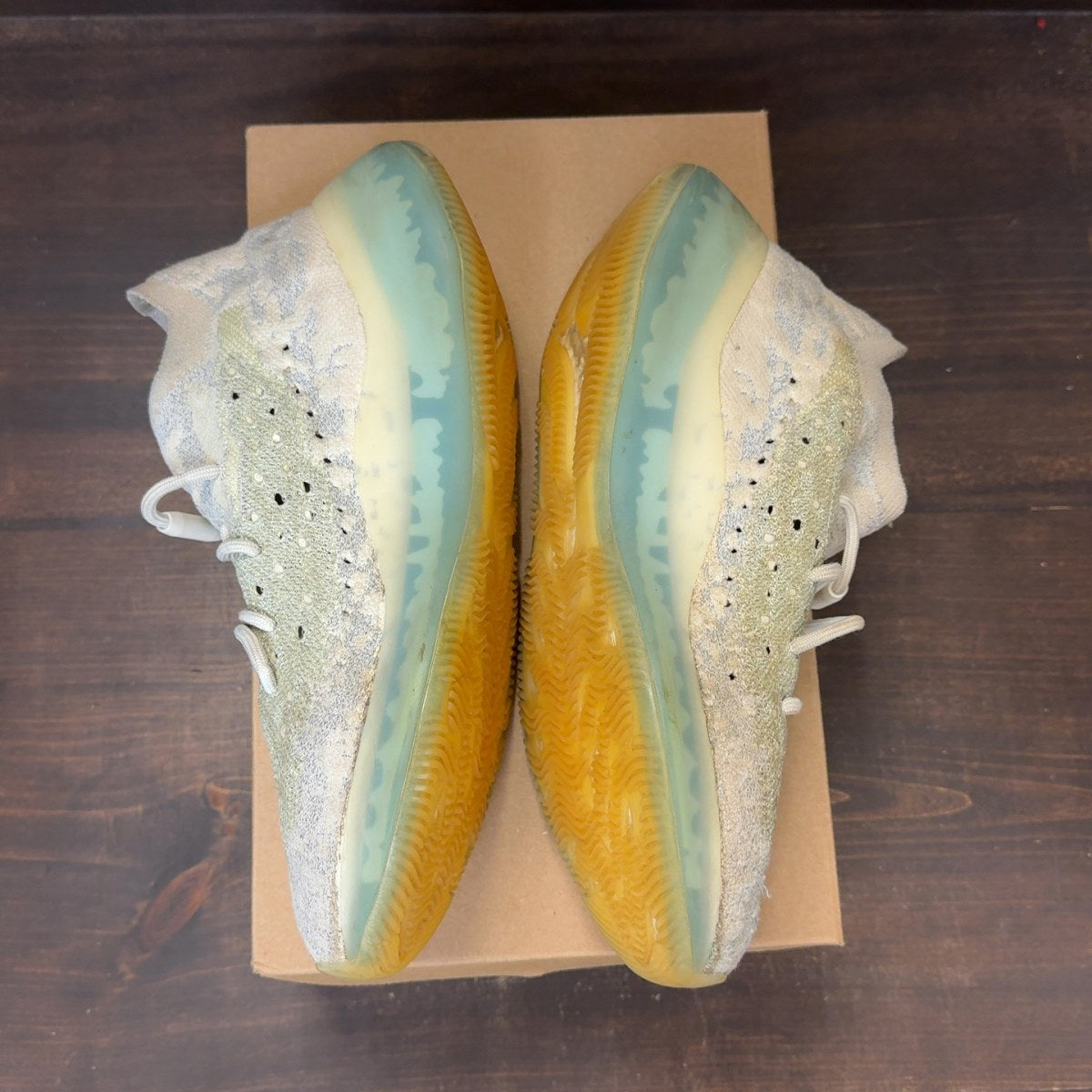 adidas Yeezy Boost 380 Alien Blue Size 11 (Pre-Owned) - Image 4
