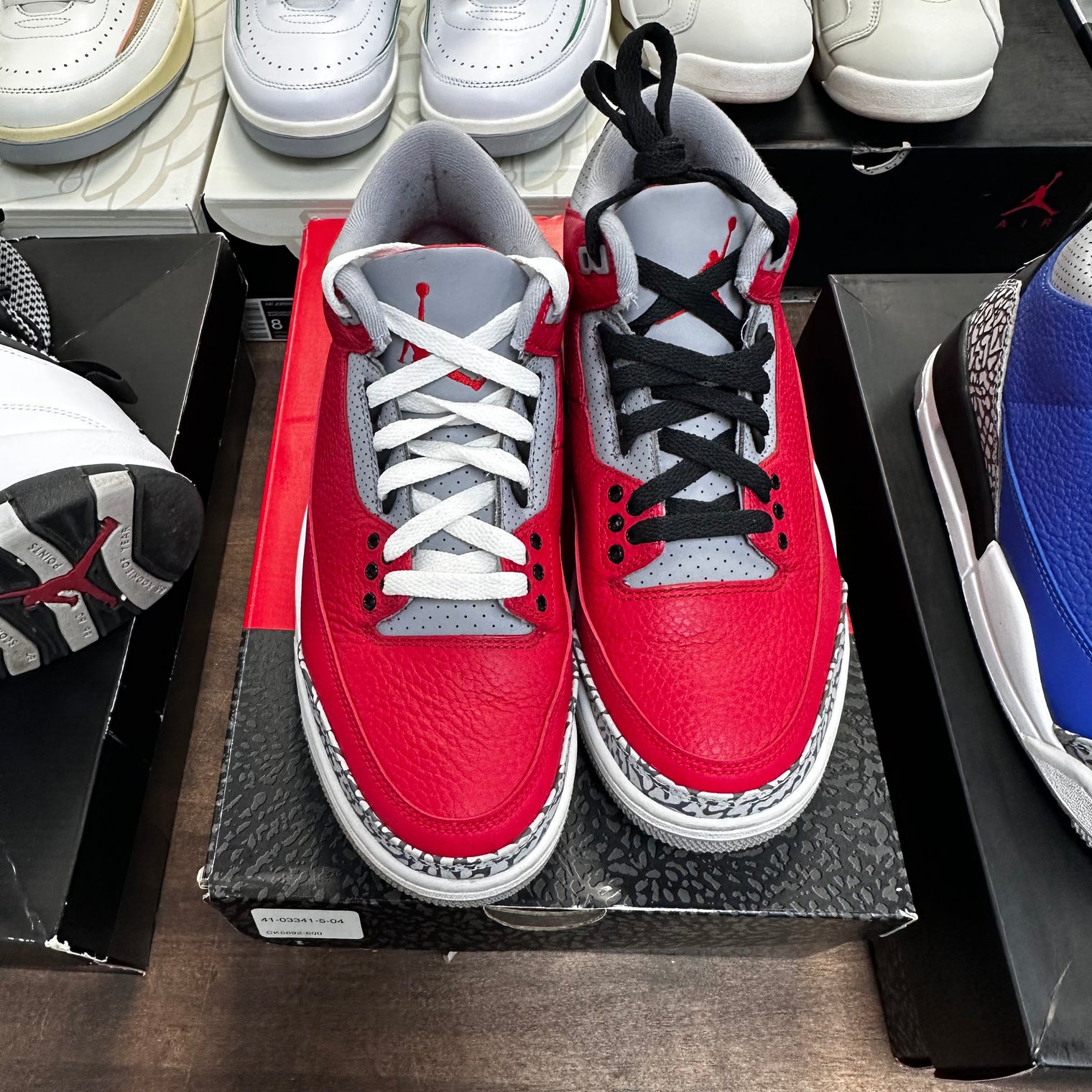 Unite Red Jordan 3 (USED)