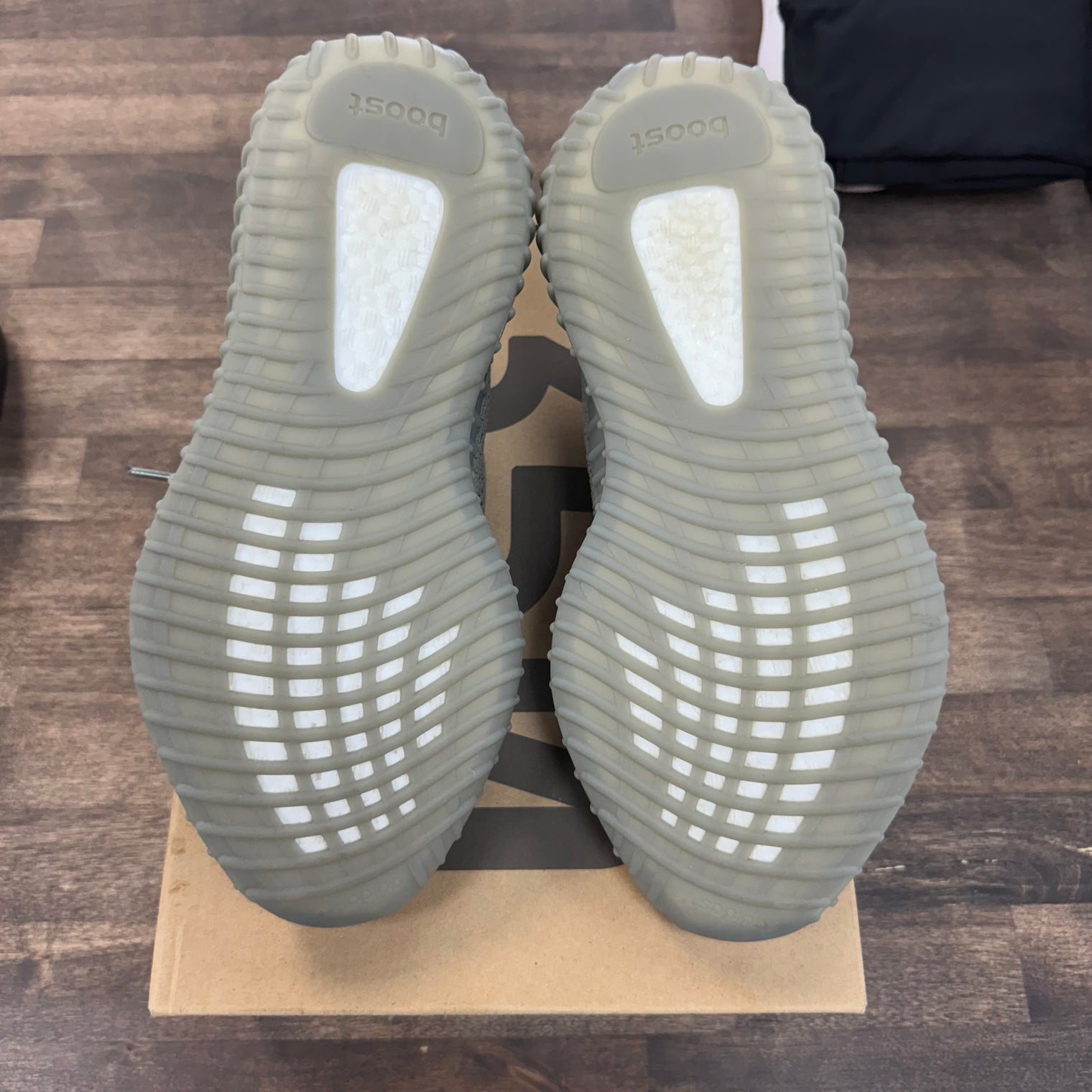 Granite Yeezy 350 (USED)