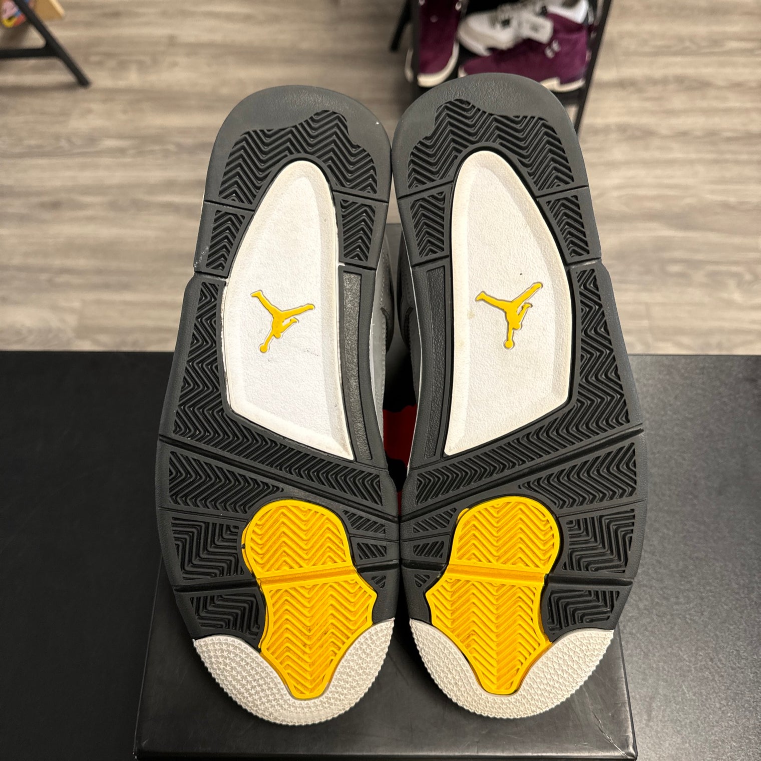 Cool Grey Jordan 4 (USED)