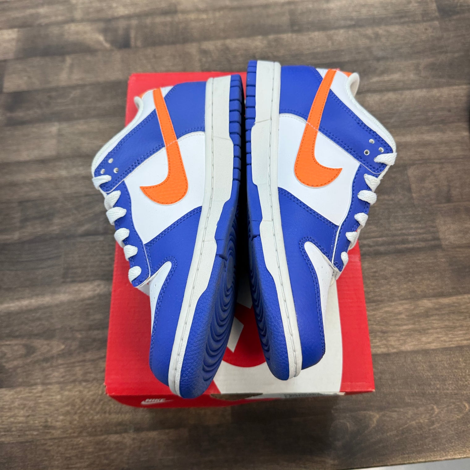 Nike Dunk Low Knicks (US 6Y) (USED, Strong Smoke Smell)