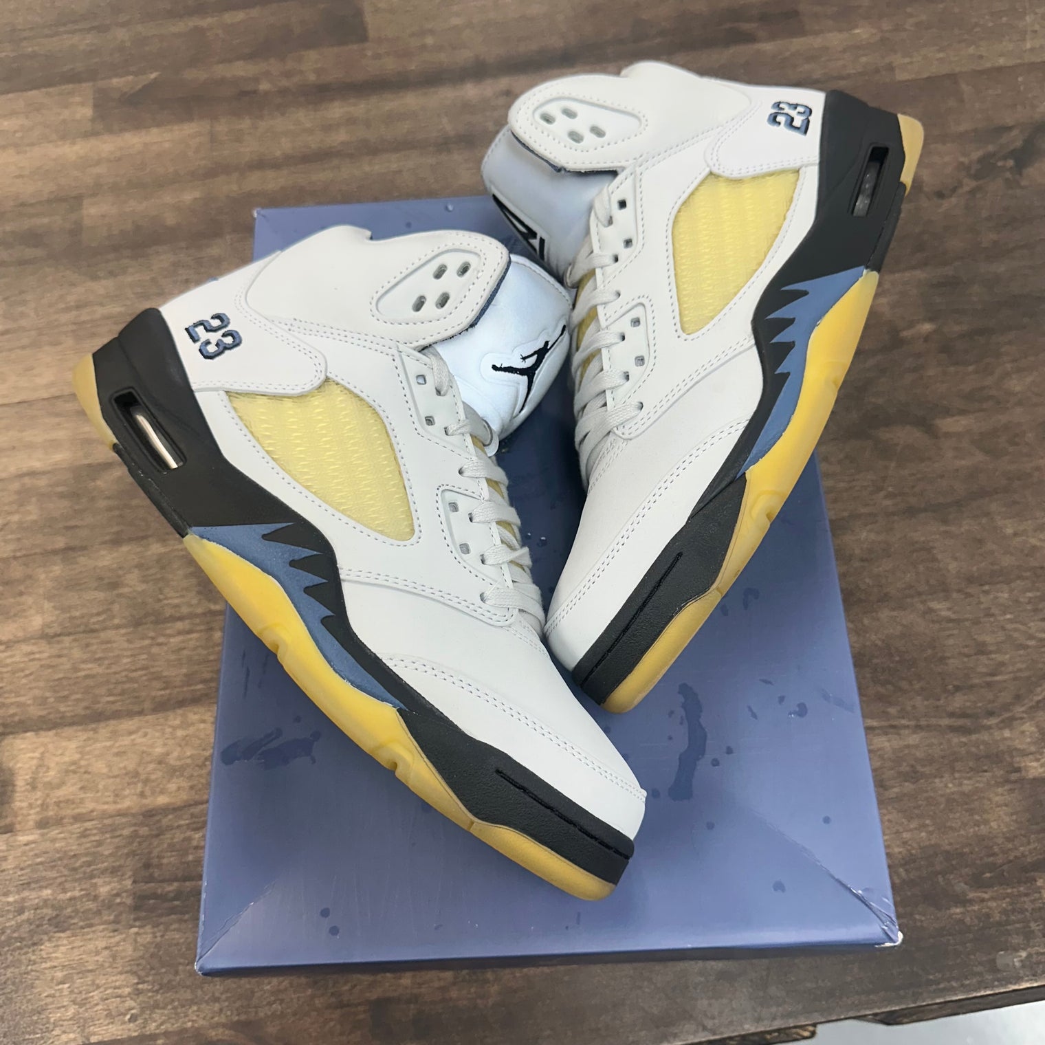 (W) A Ma Maniere Dawn Jordan 5 (USED)