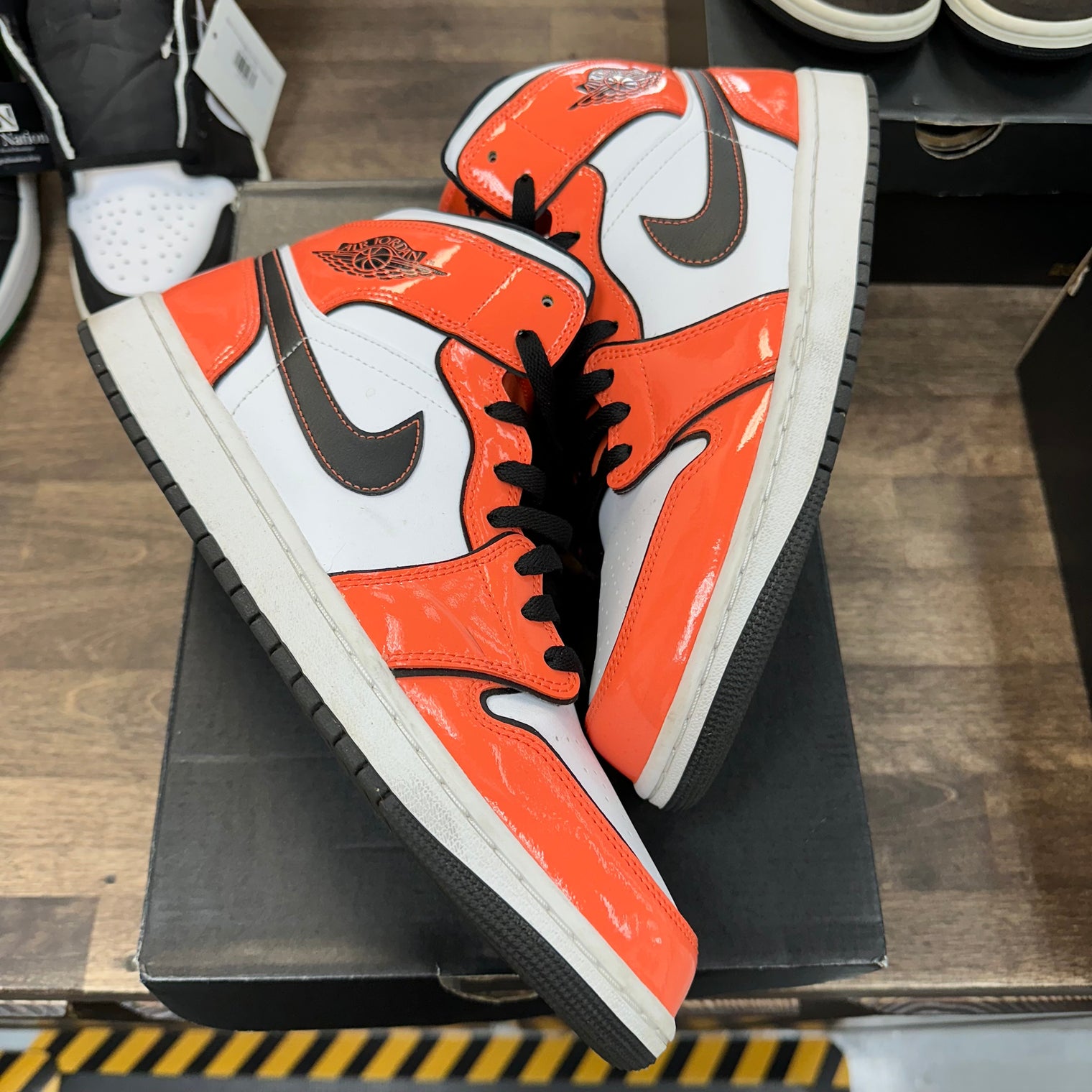 Turf Orange Jordan 1 Mid (USED)