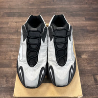 Metallic MNVN Yeexy 700 (USED)