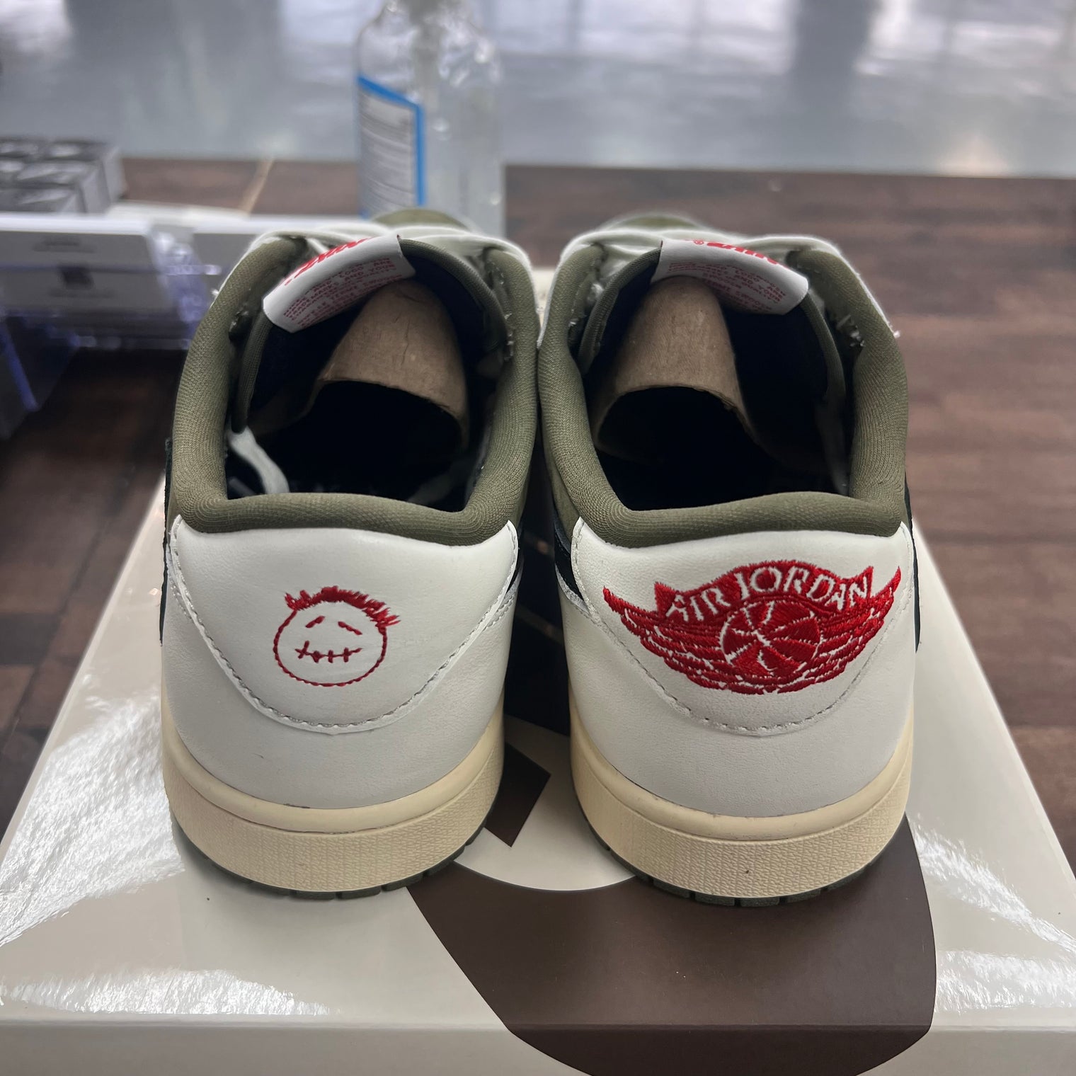 Travis Scott Medium Olive Jordan 1 Low (Lightly Worn)