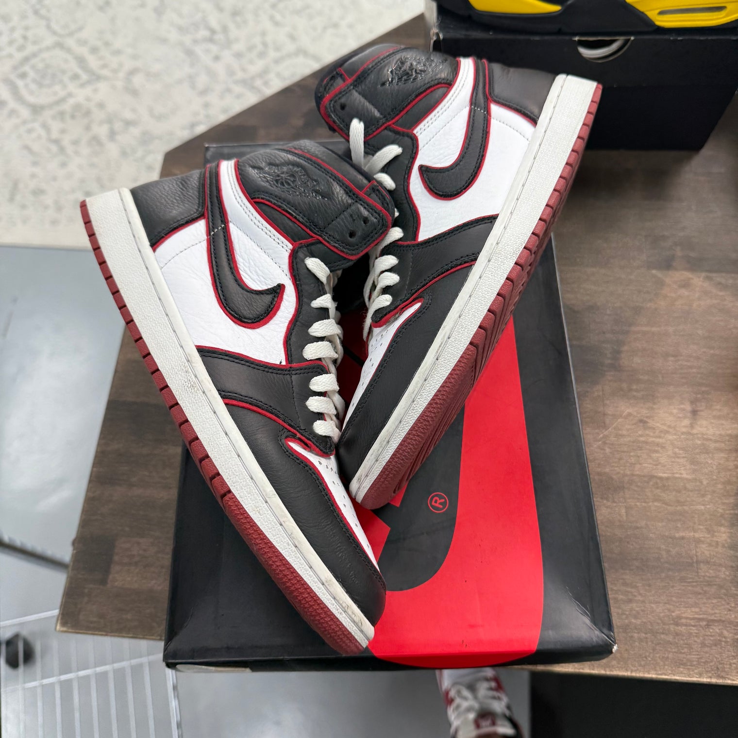 Bloodline Jordan 1 High (USED)