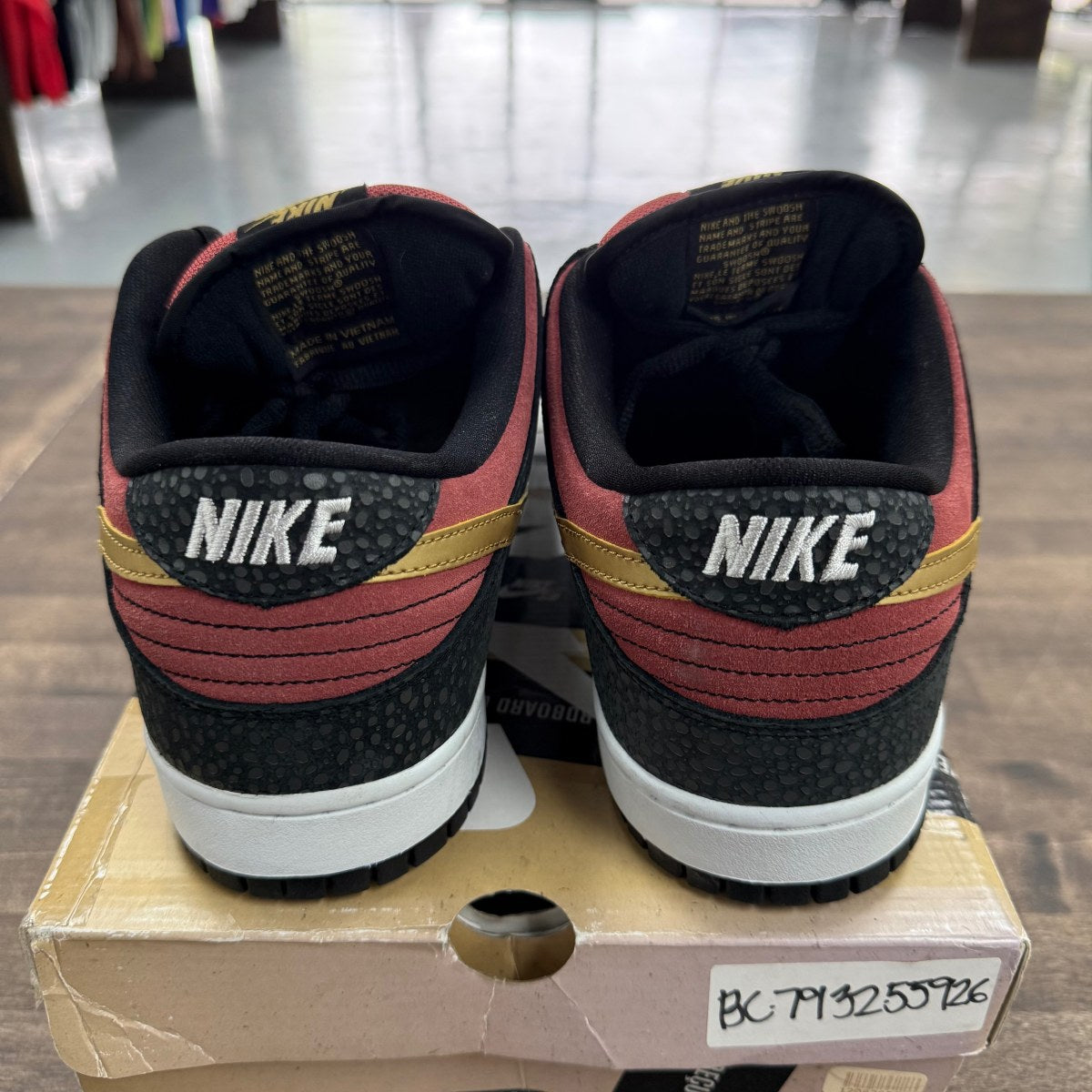 Nike SB Dunk Low Walk of Fame - Image 4