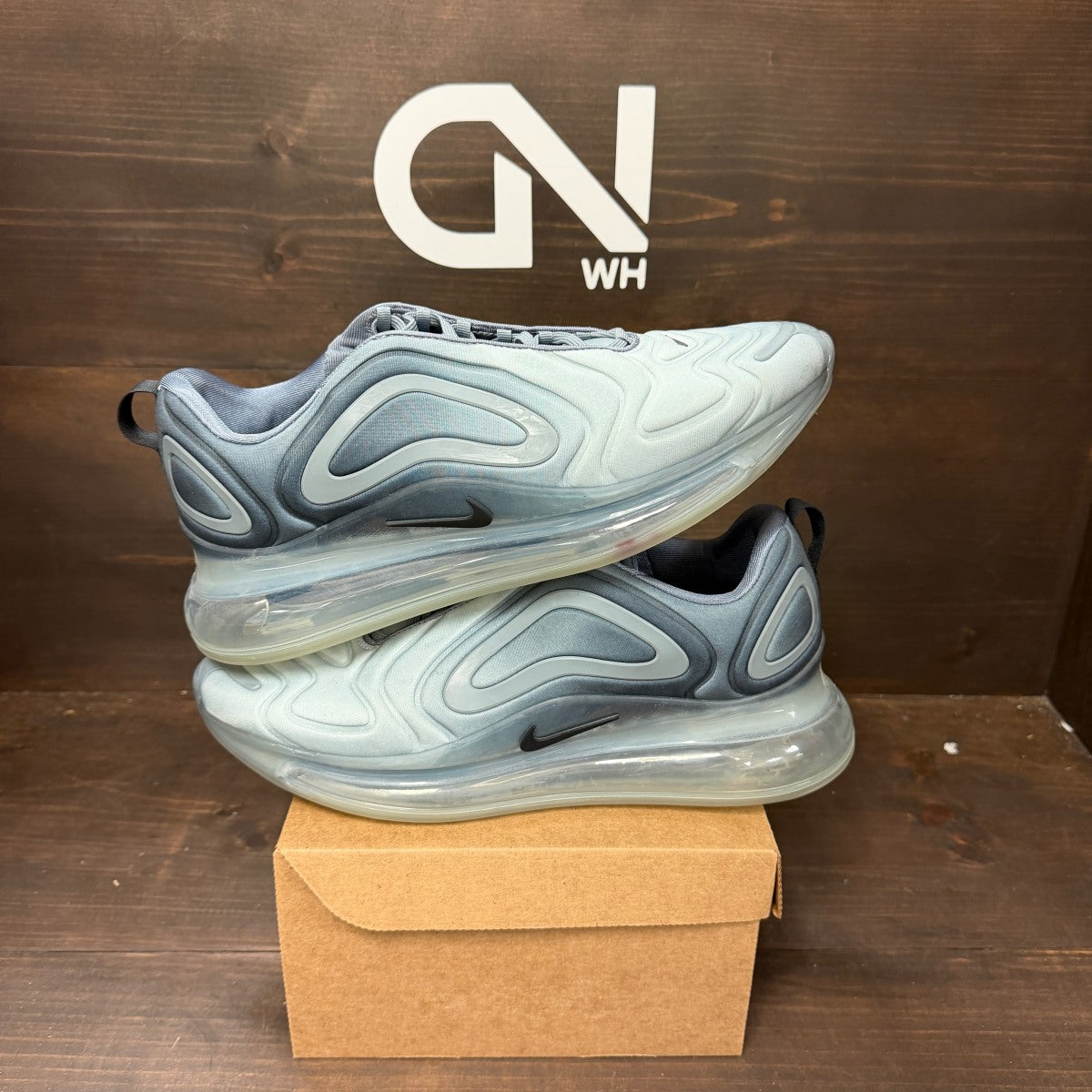 Nike Air Max 720 Carbon Grey Size 12 (Pre-Owned) - Image 1