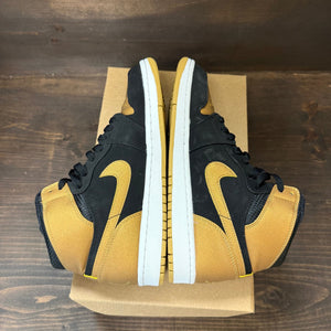 Jordan 1 Retro Melo PE Size 8.5 (Pre-Owned) - Image 5
