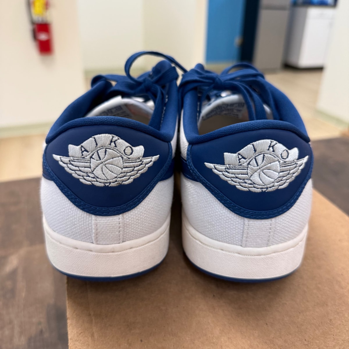 Jordan 1 Retro AJKO Low Kentucky Size 12 (Pre-Owned) - Image 4