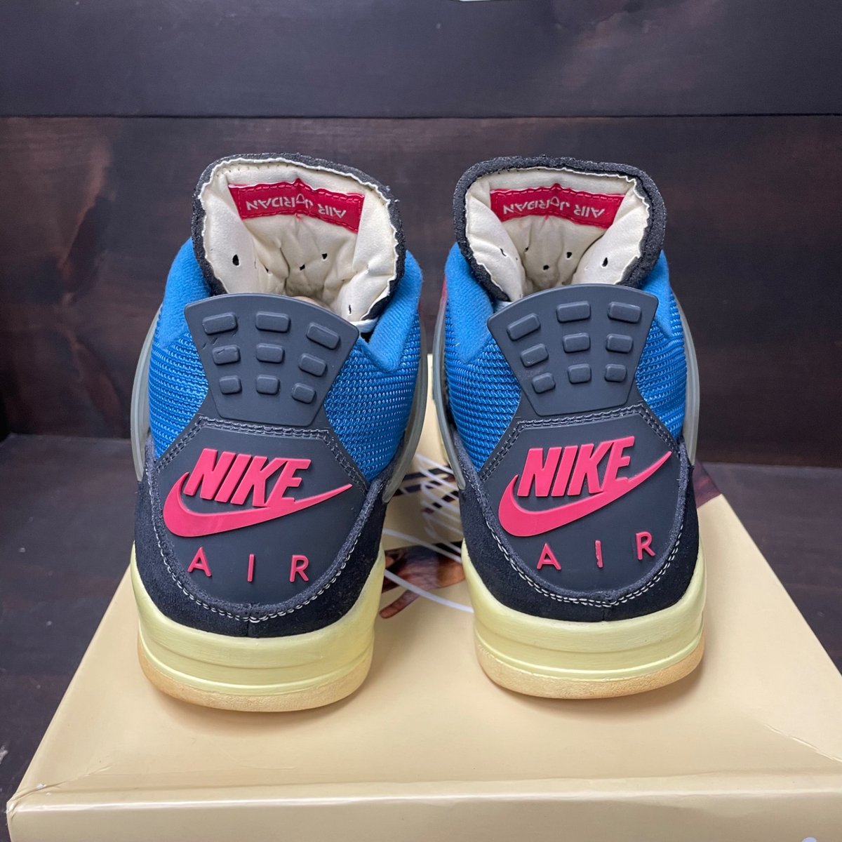 Jordan 4 Retro Union Off Noir Size 10 (Pre-Owned) - side
