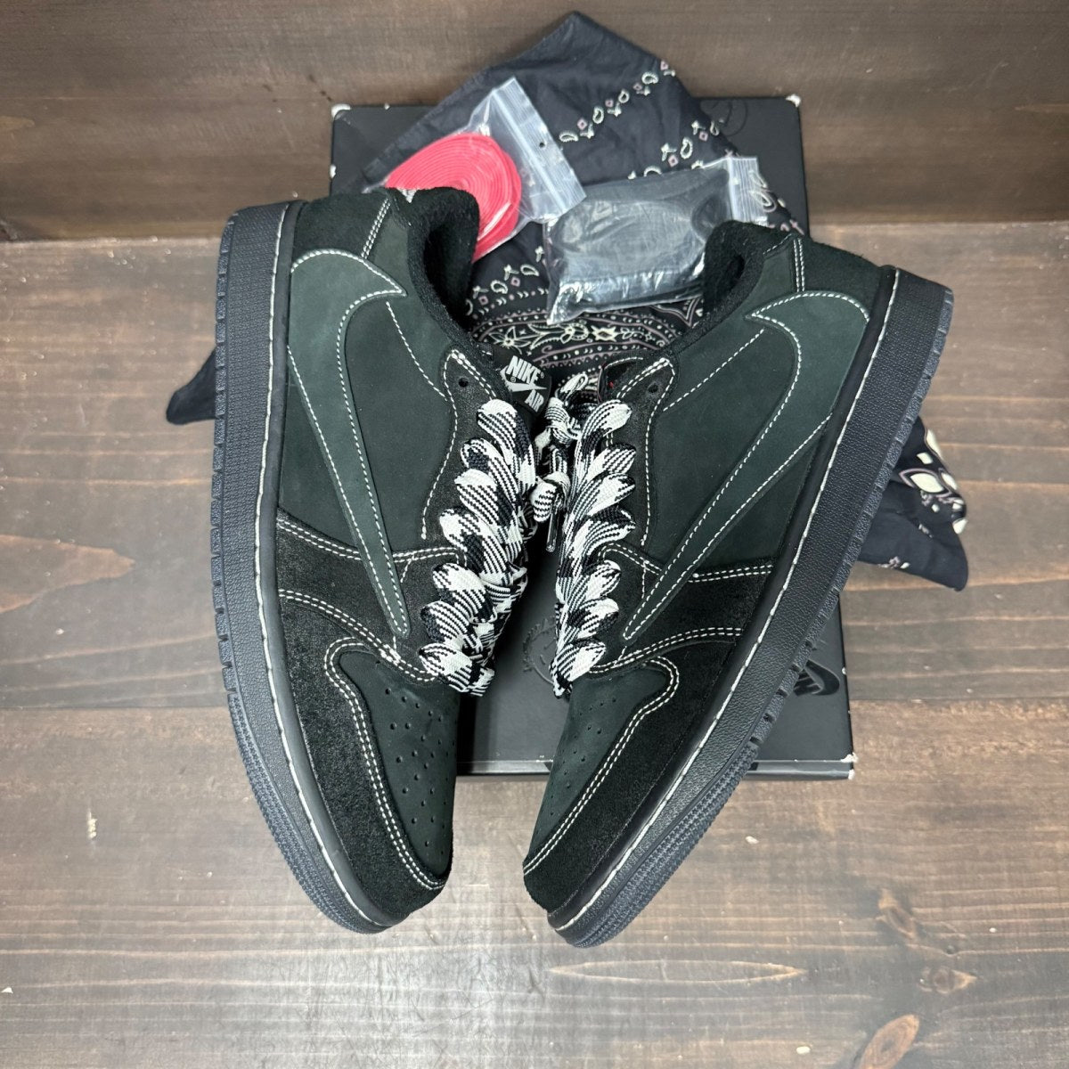 Jordan 1 Retro Low OG SP Travis Scott Black Phantom - Image 4