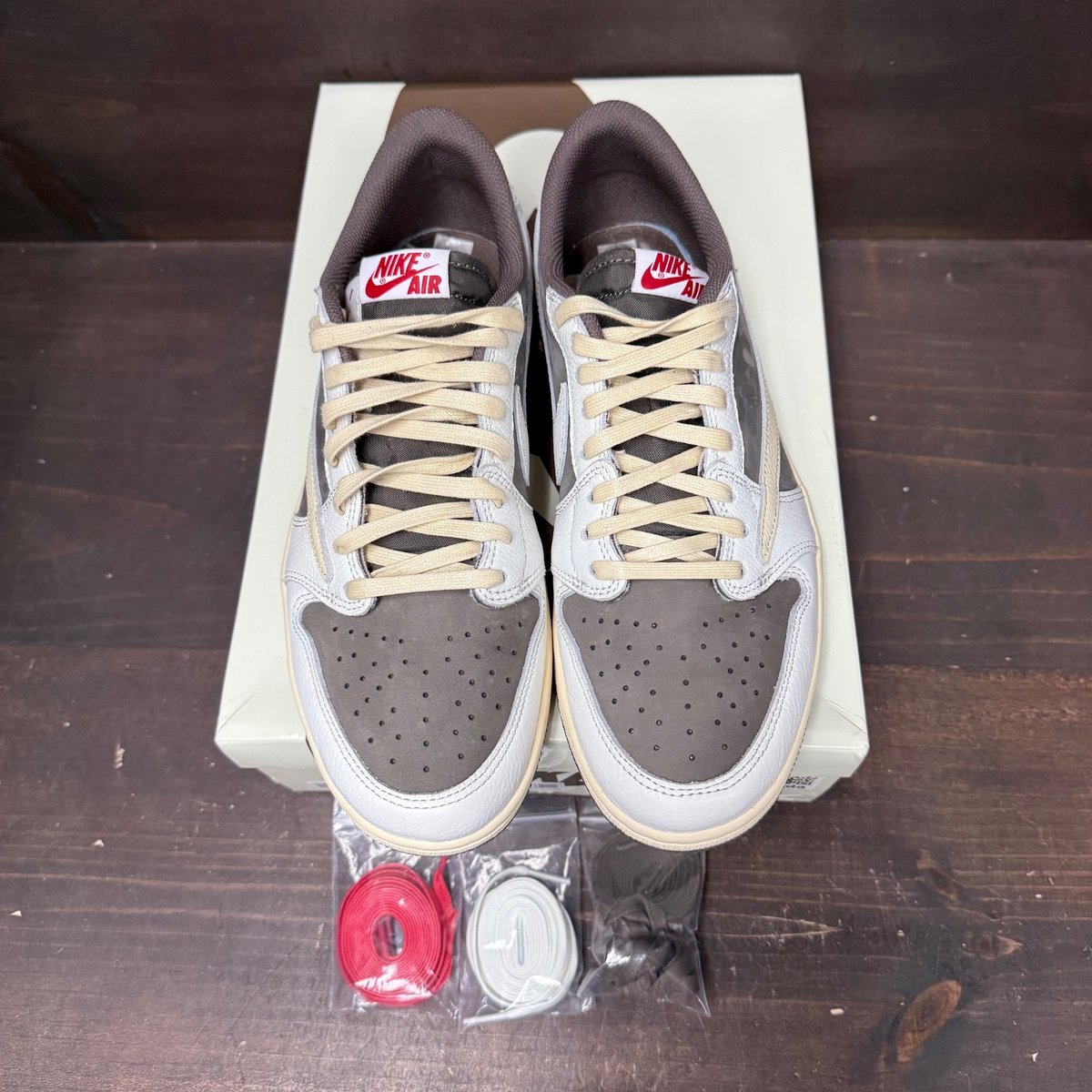 Jordan 1 Retro Low OG SP Travis Scott Reverse Mocha Size 10 (Pre-Owned) - back