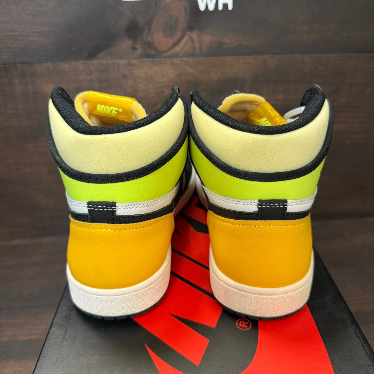 Jordan 1 Retro High White Black Volt University Gold Size 9 (Pre-Owned) - Image 3