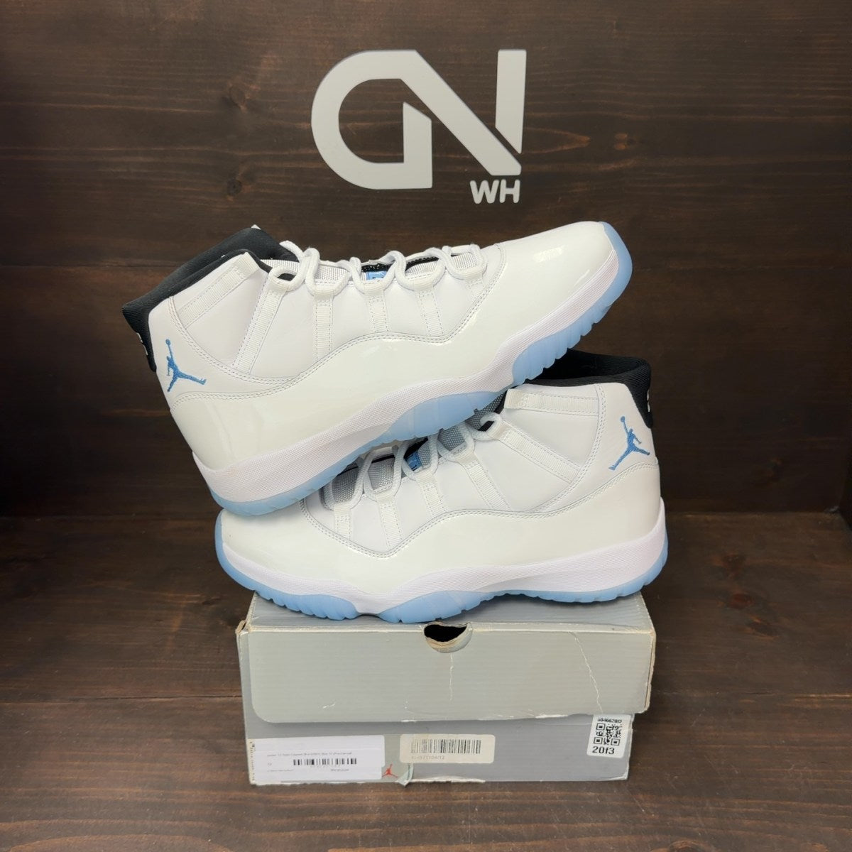 Jordan 11 Retro Legend Blue (2024) Size 12 (Pre-Owned) - Image 1