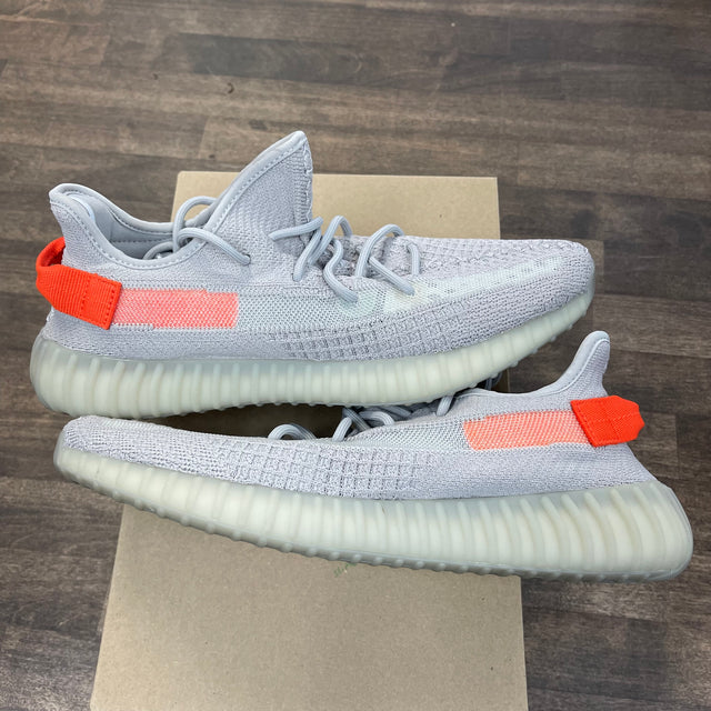 Tail Light Yeezy 350 (USED,No Box)