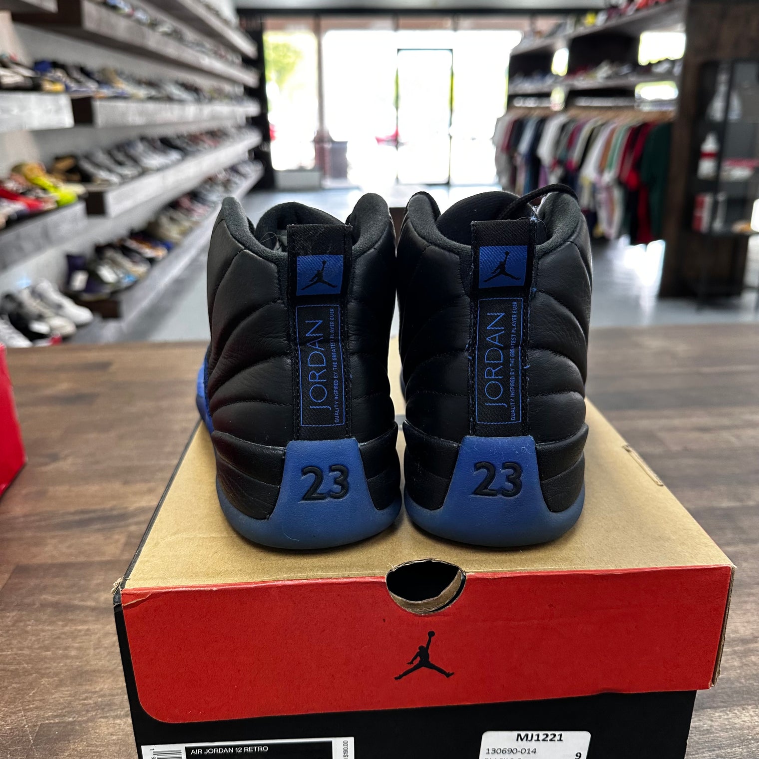 Hyper Royal Jordan 12 (USED)