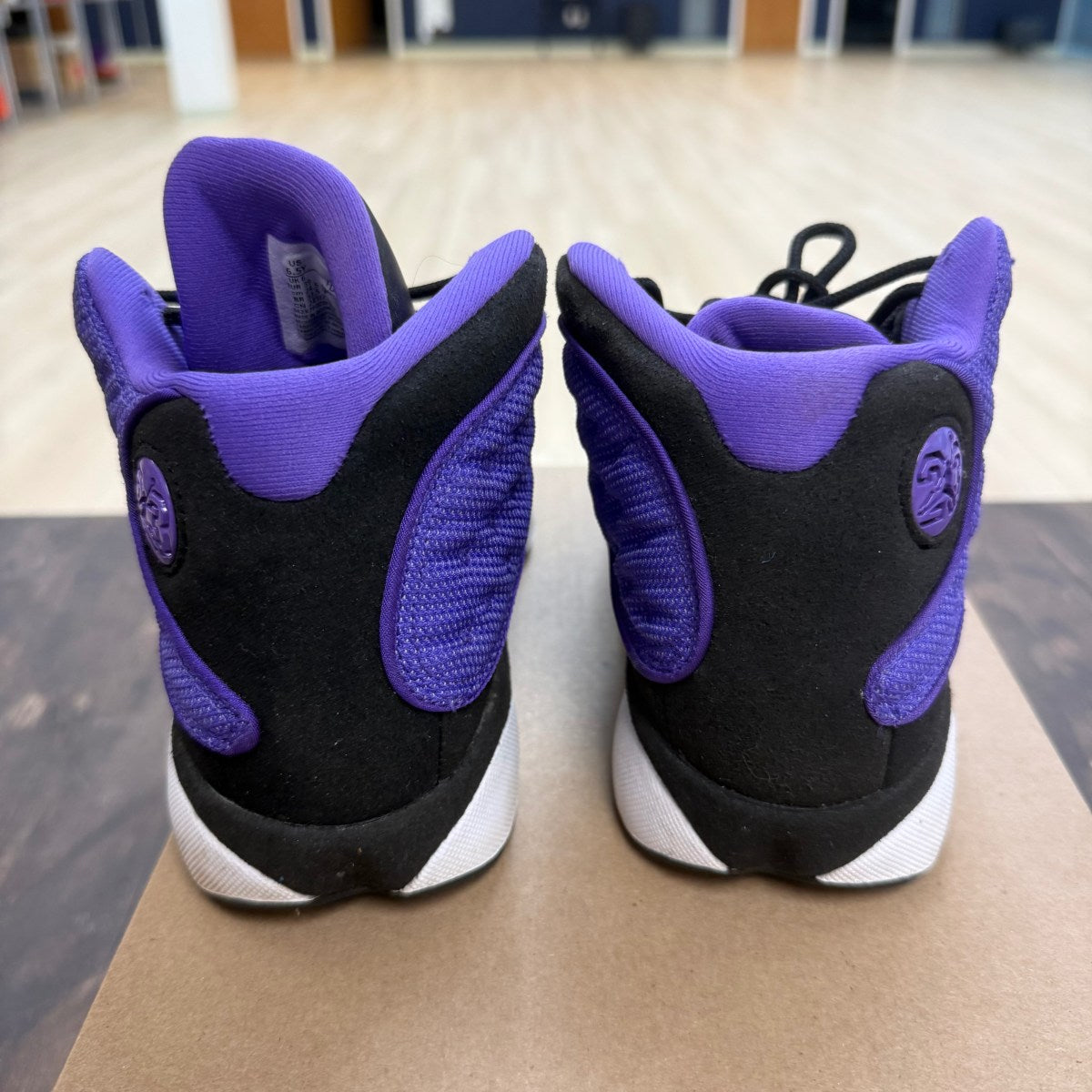 Jordan 13 Retro Purple Venom (GS) Size 6.5Y (Pre-Owned) - Image 4