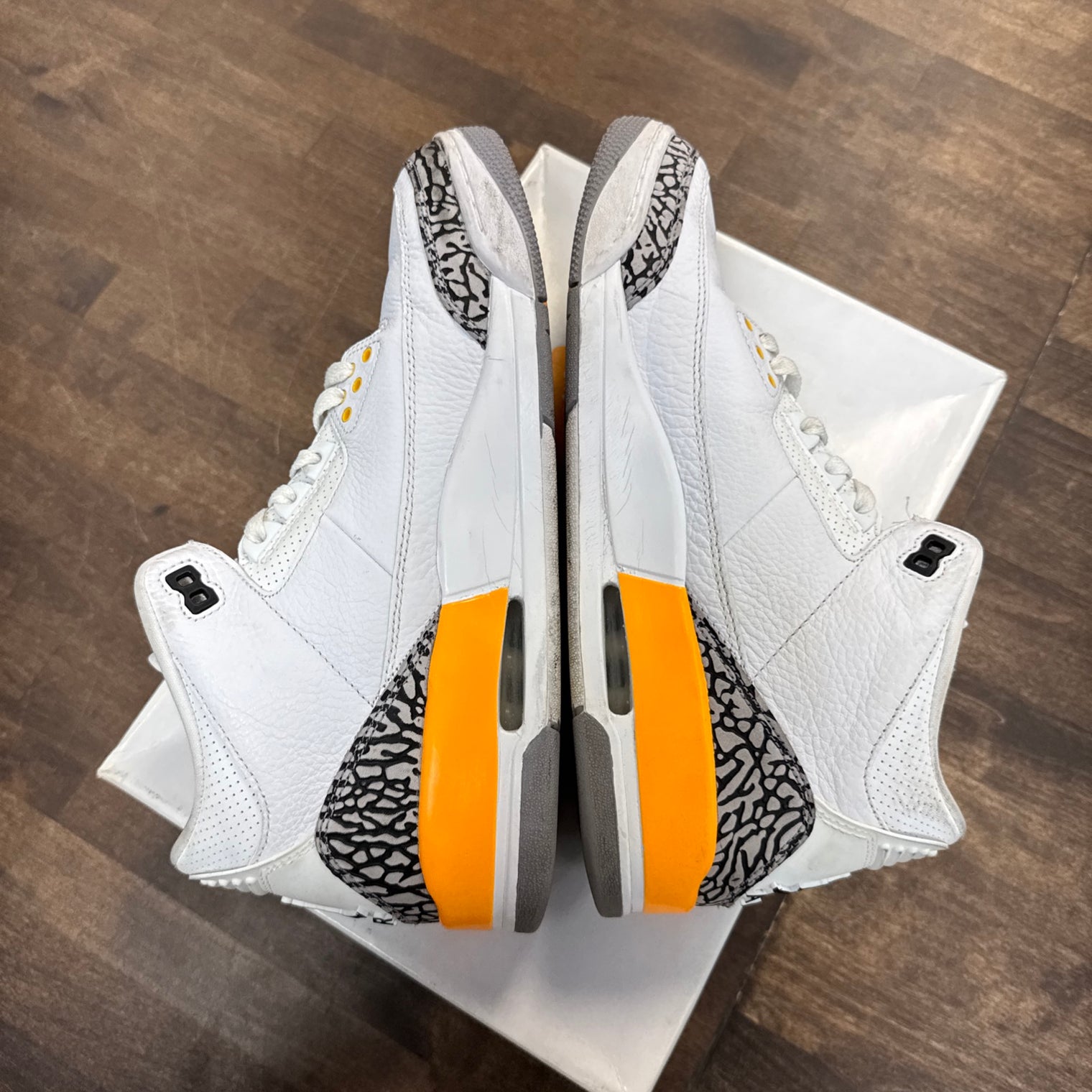 (W) Laser Orange Jordan 3 (USED)