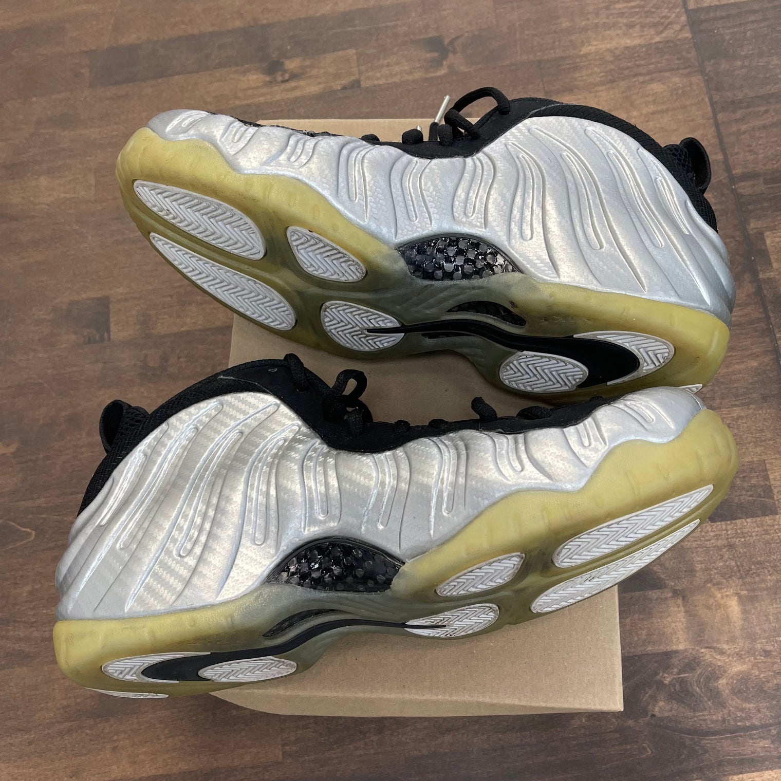 Nike Foamposite Silver Surfer (USED NO BOX NO INSOLES)