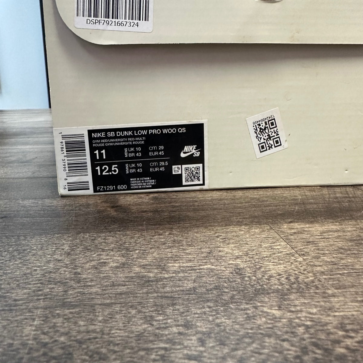 Nike SB Dunk Low The Wizard of Oz Poppy Field Size 11 (Pre-Owned) - Image 6