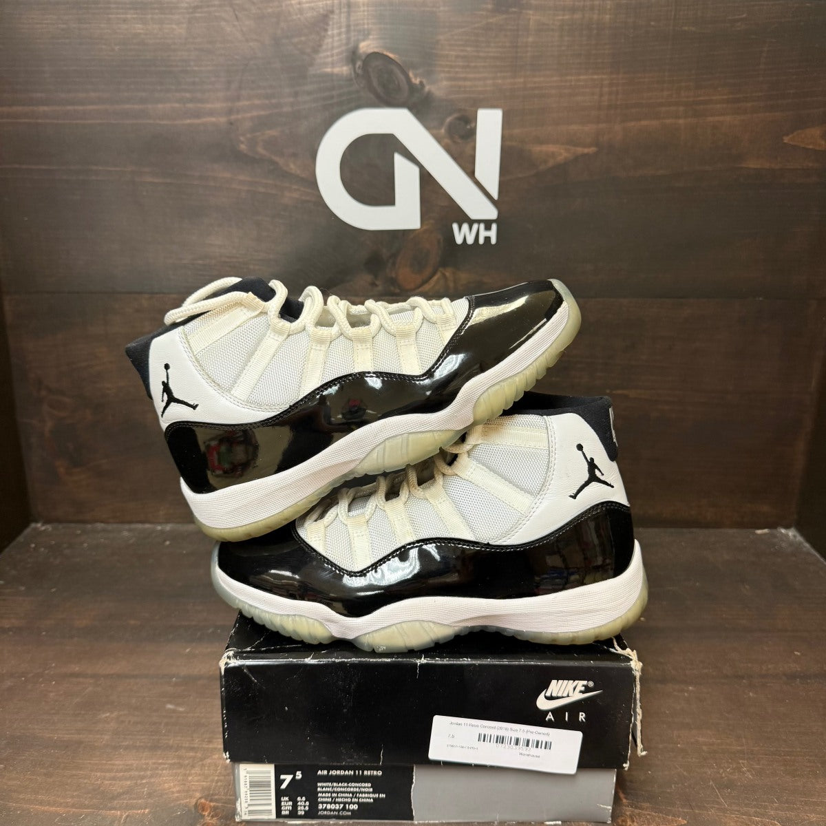 Jordan 11 Retro Concord (2018) - Image 1