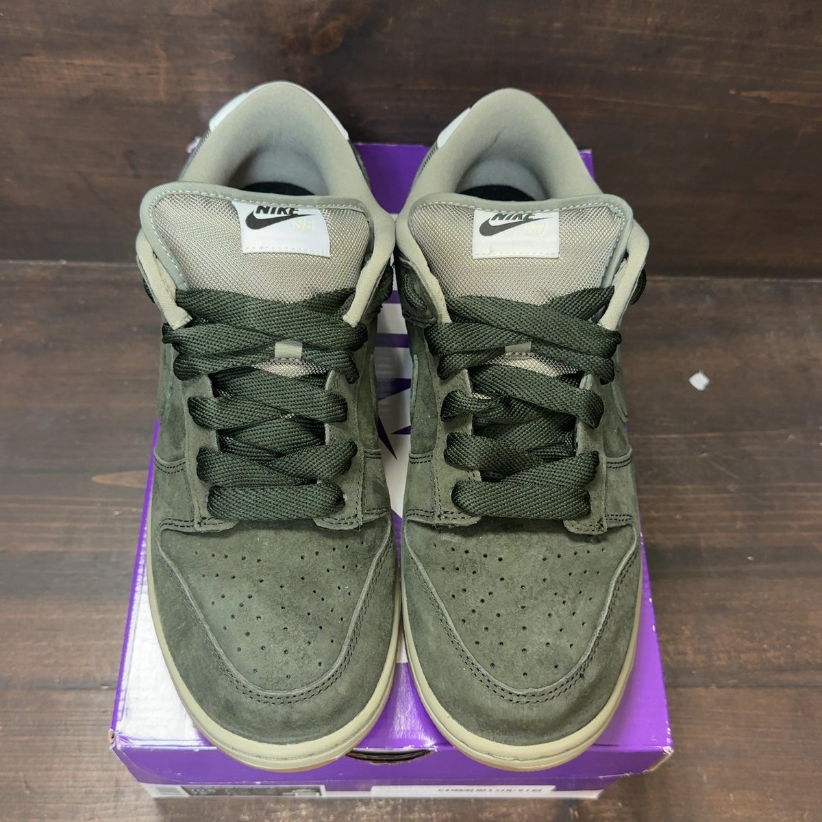 Nike SB Dunk Low Pro B Sequoia Size 10.5 (Pre-Owned) - tag
