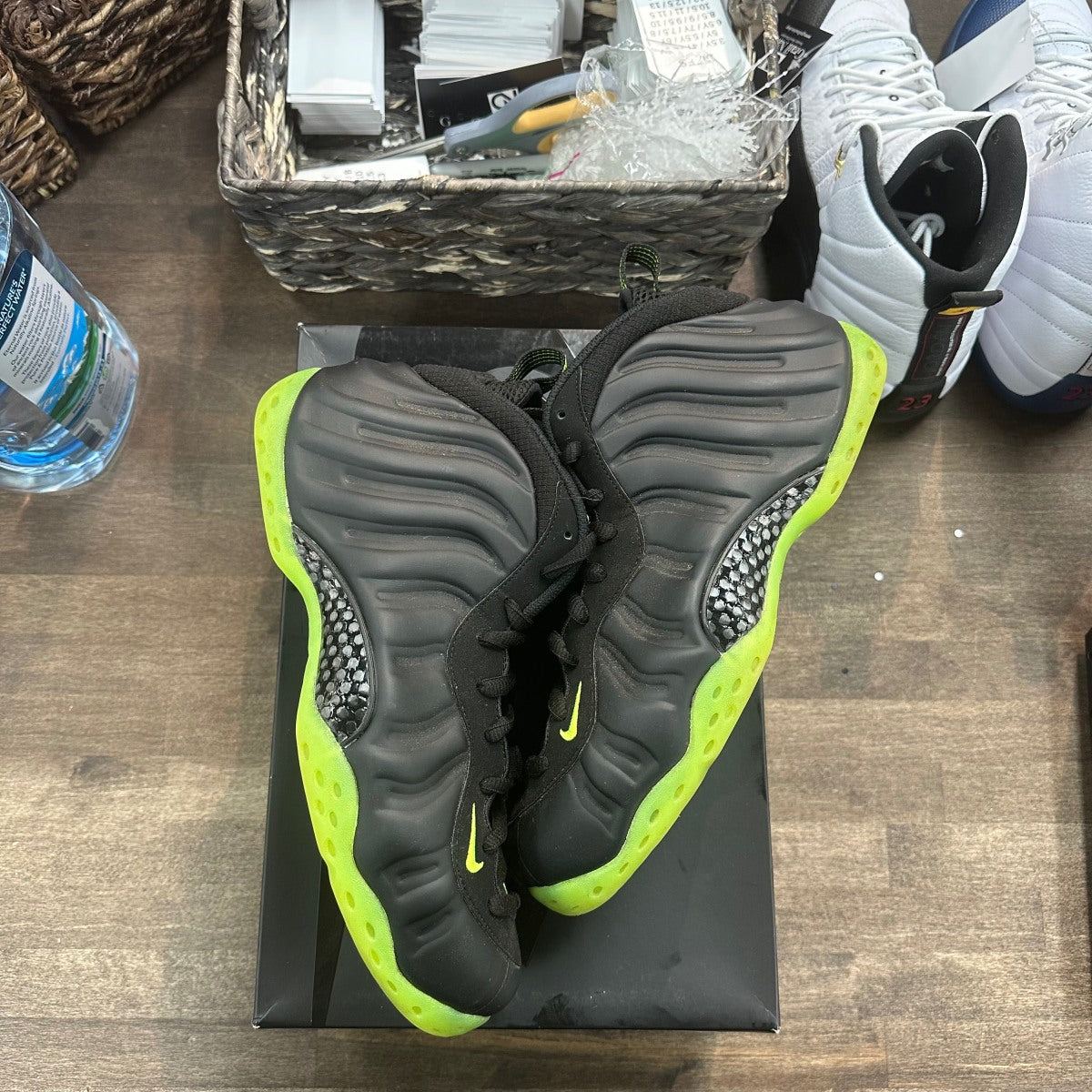 Nike Air Foamposite One Black Volt Size 9 (Moderately Worn Pre-Owned) - Image 1