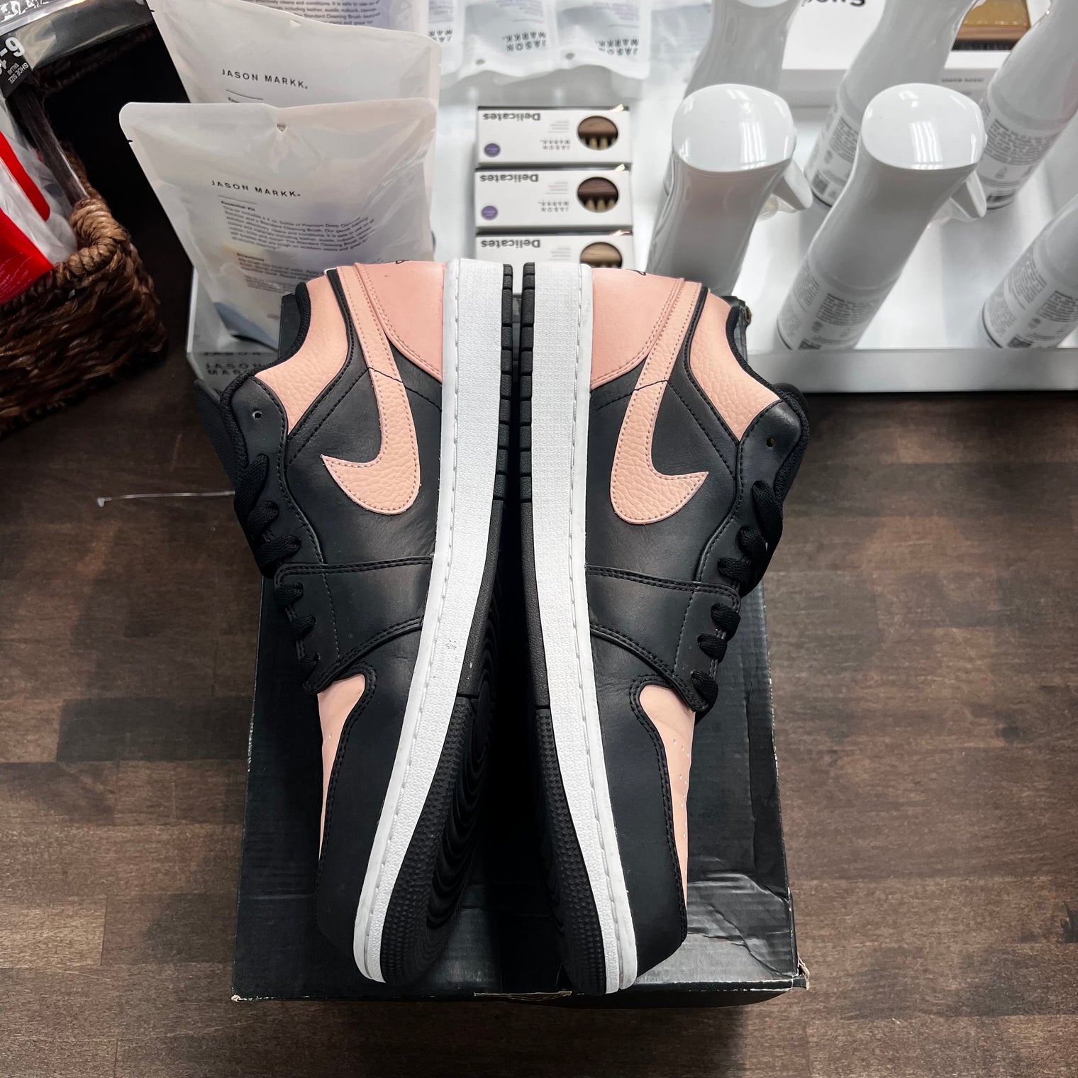 Crimson Tint Jordan 1 Low (USED)