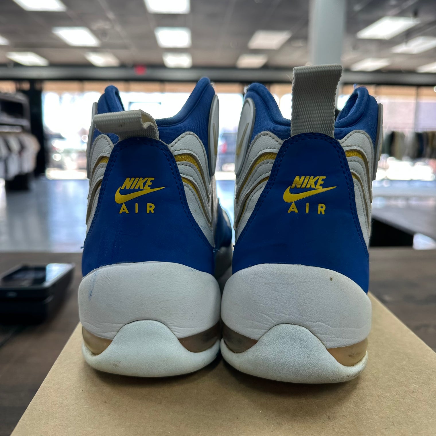 Nike Air Bakin Golden State (US 10) (USED,No Box)