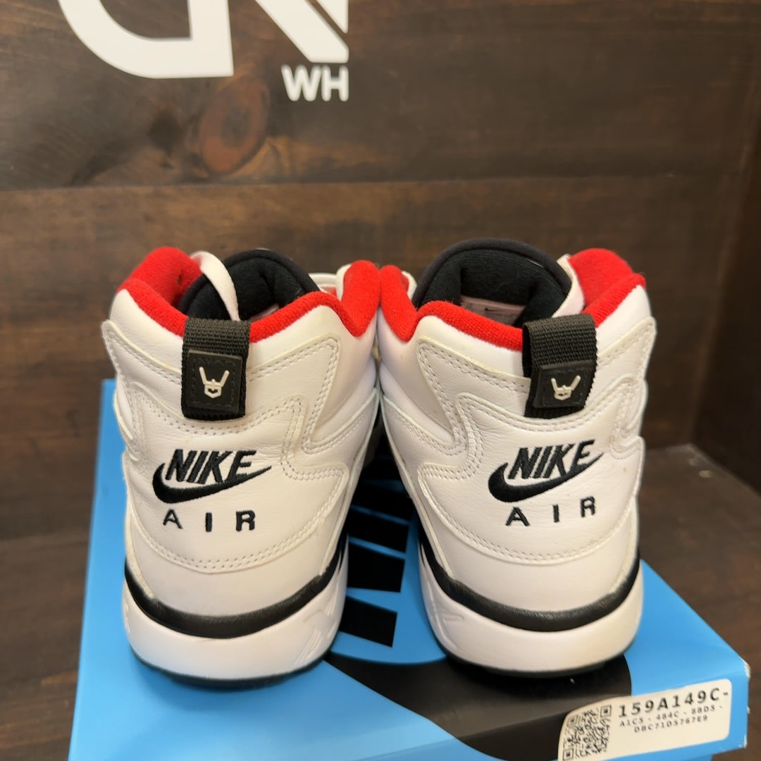 Nike Air Diamond Turf Proto '92 Atlanta Falcons Size 12 (Pre-Owned) - Image 4