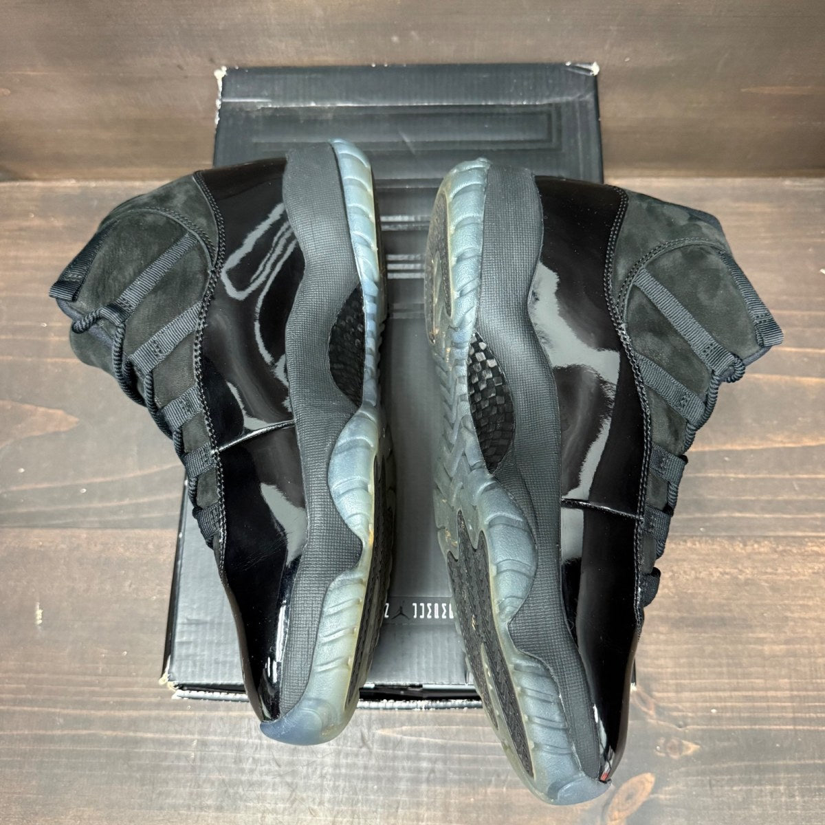 Jordan 11 Retro Cap and Gown Size 10.5 (Pre-Owned)