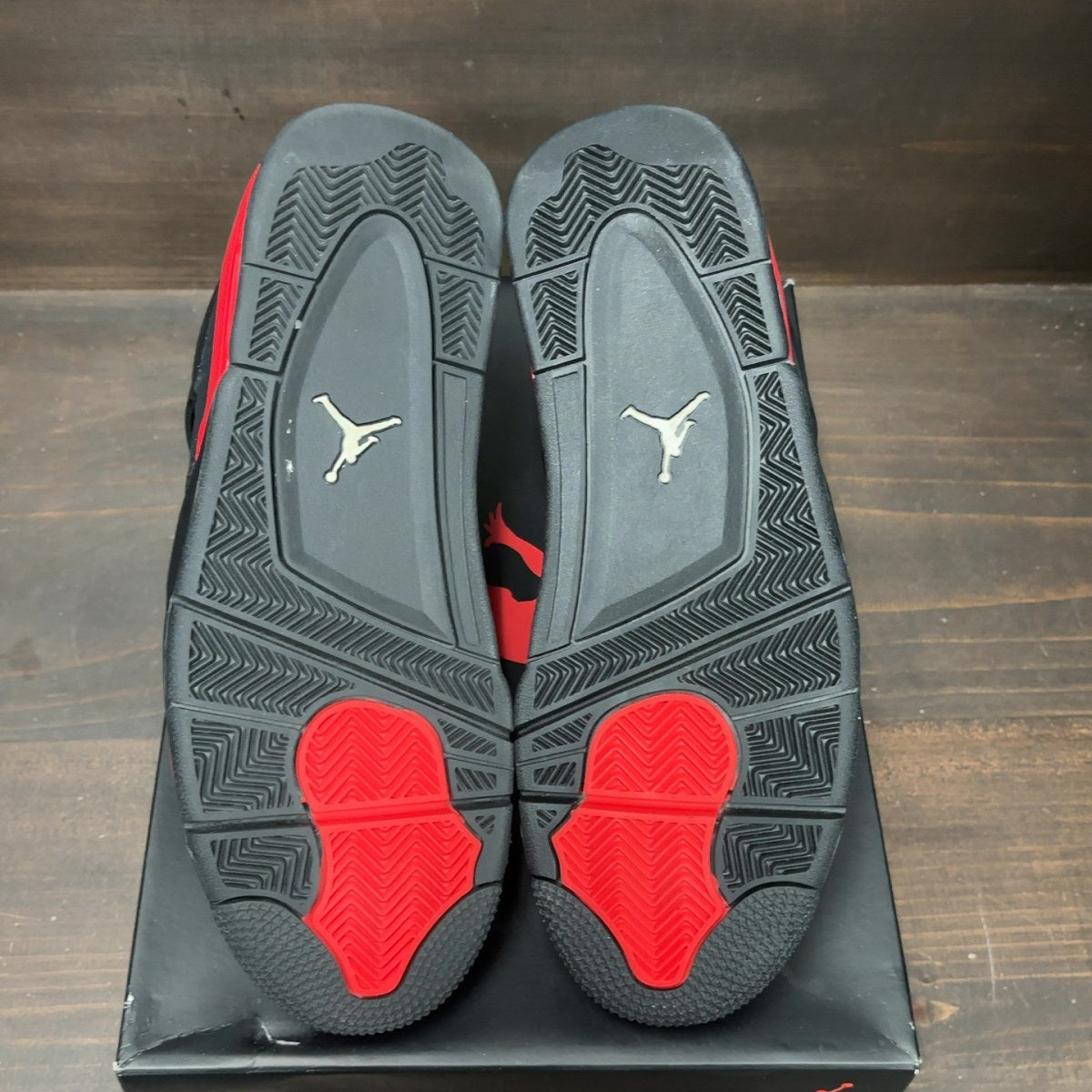 Jordan 4 Retro Red Thunder Size 10.5 (Pre-Owned)