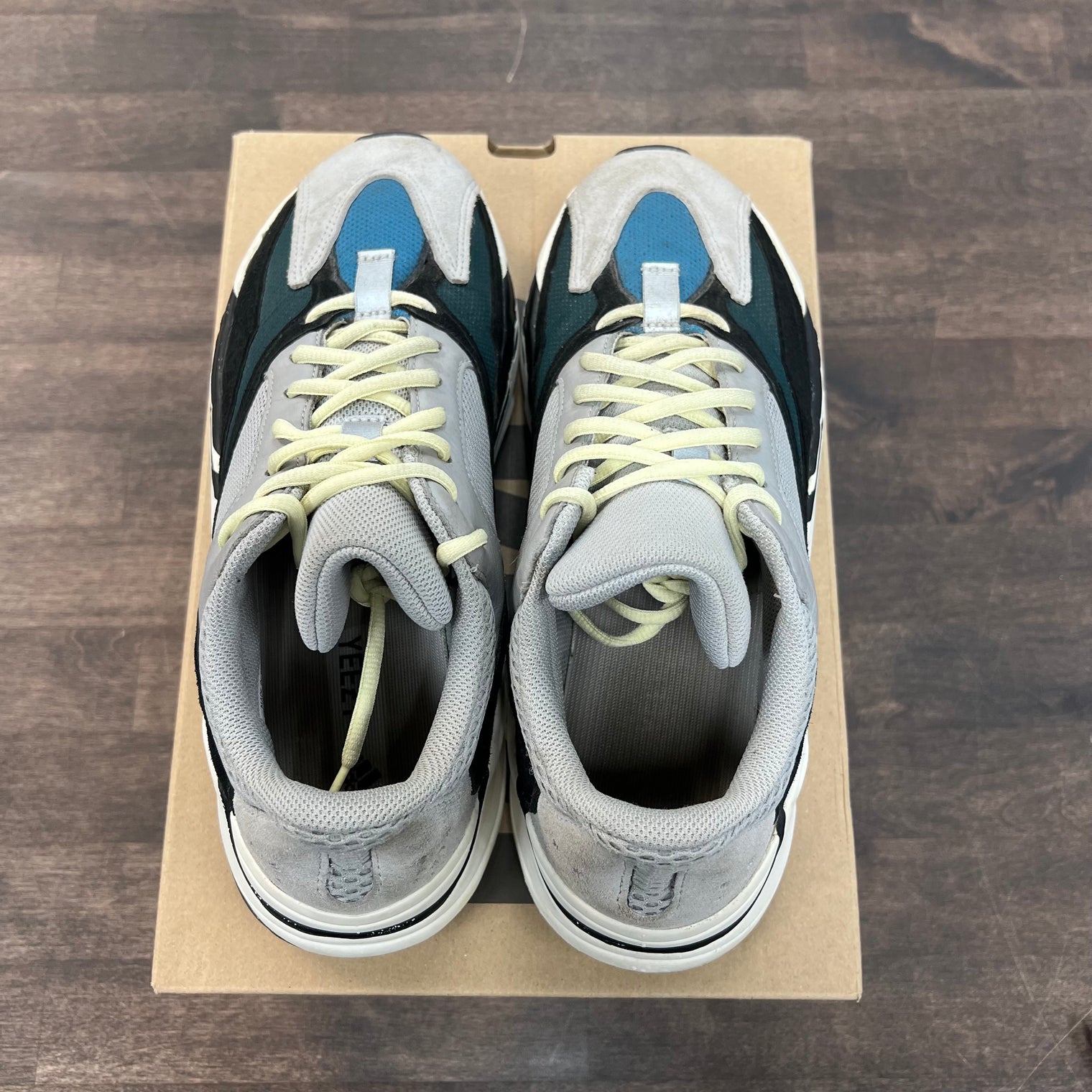 Waverunner Yeezy 700 (USED)