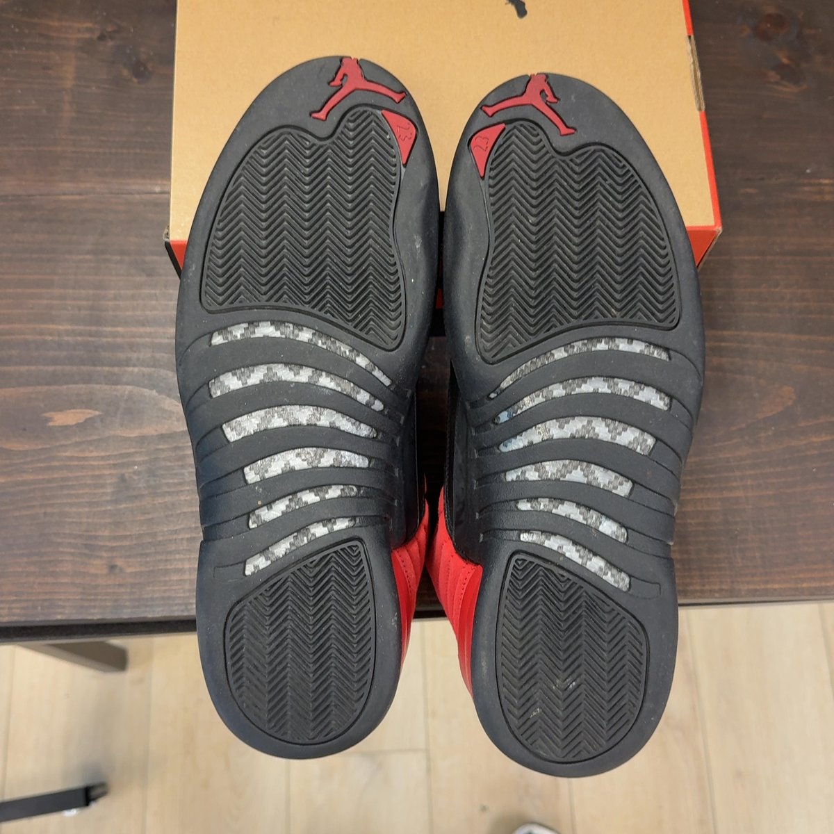Jordan 12 Retro Reverse Flu Game Size 13 (Pre-Owned) - aux