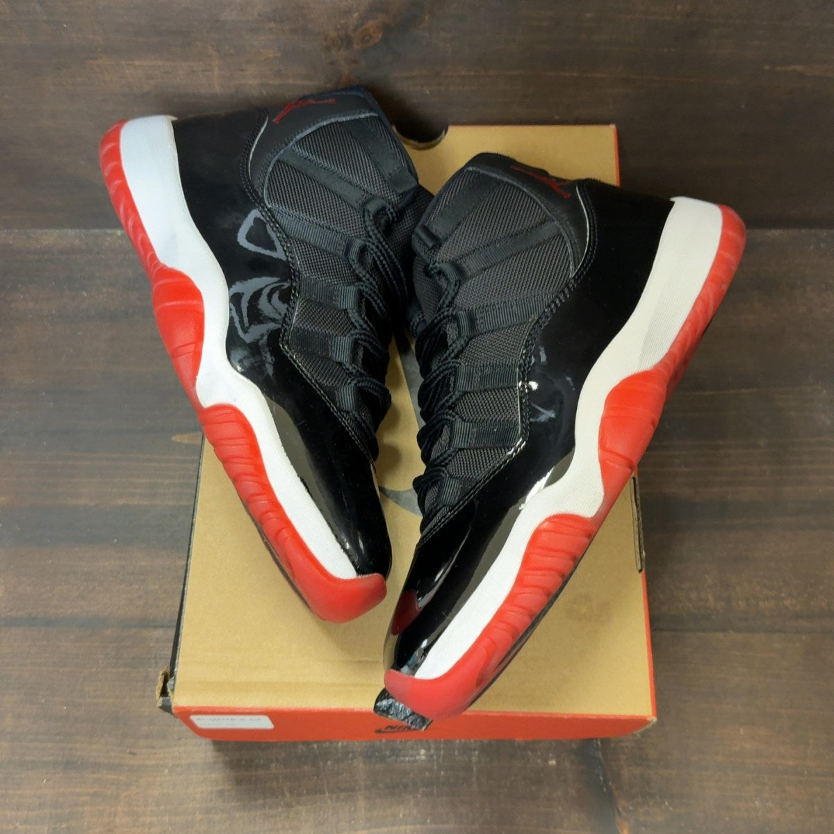 Jordan 11 Retro Playoffs Bred (2019) Size 9.5 (Pre-Owned)