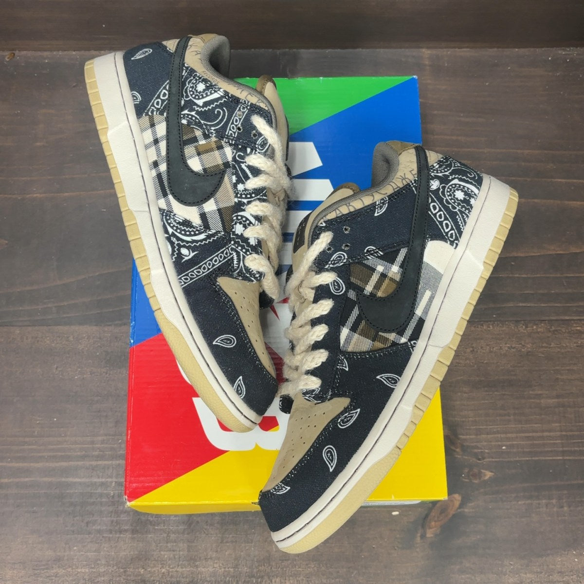 Nike SB Dunk Low Travis Scott - Image 2