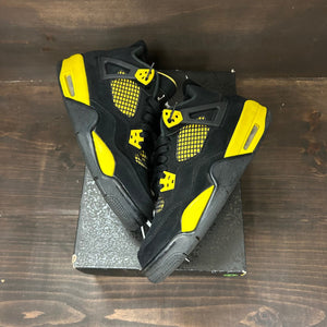 Jordan 4 Retro Thunder (2023) (GS) - Image 2
