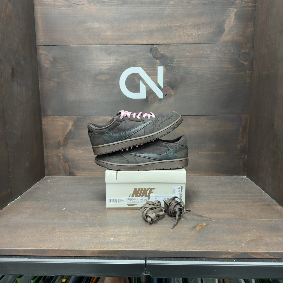 Jordan 1 Retro Low OG SP Travis Scott Velvet Brown Size 10.5 (Pre-Owned) - Image 1