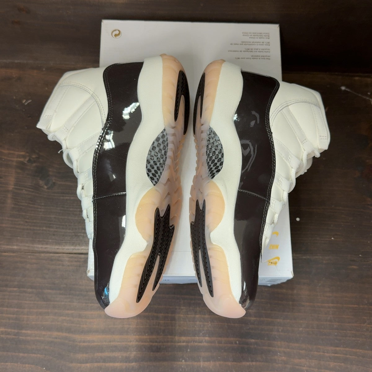 Jordan 11 Retro Neapolitan (Women's) - Image 4