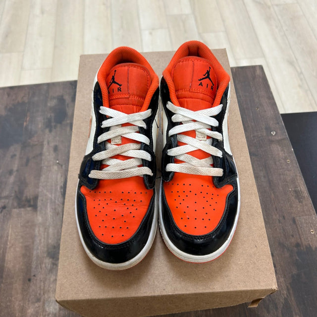 Jordan 1 Low Halloween (2023) (GS) Size 5Y (Pre-Owned) - Image 2