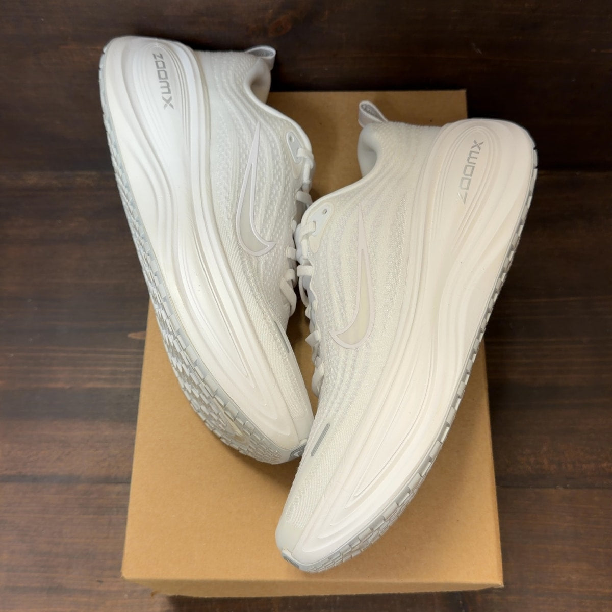 Nike Vomero Plus Triple White (Women's) Size 10.5W (Pre-Owned) - Image 2