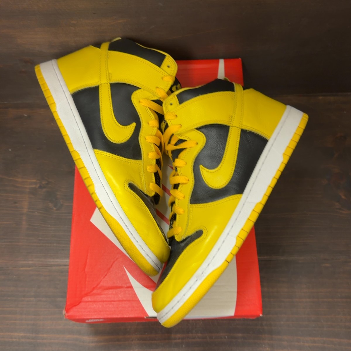 Nike Dunk High Iowa (2020) - Image 2