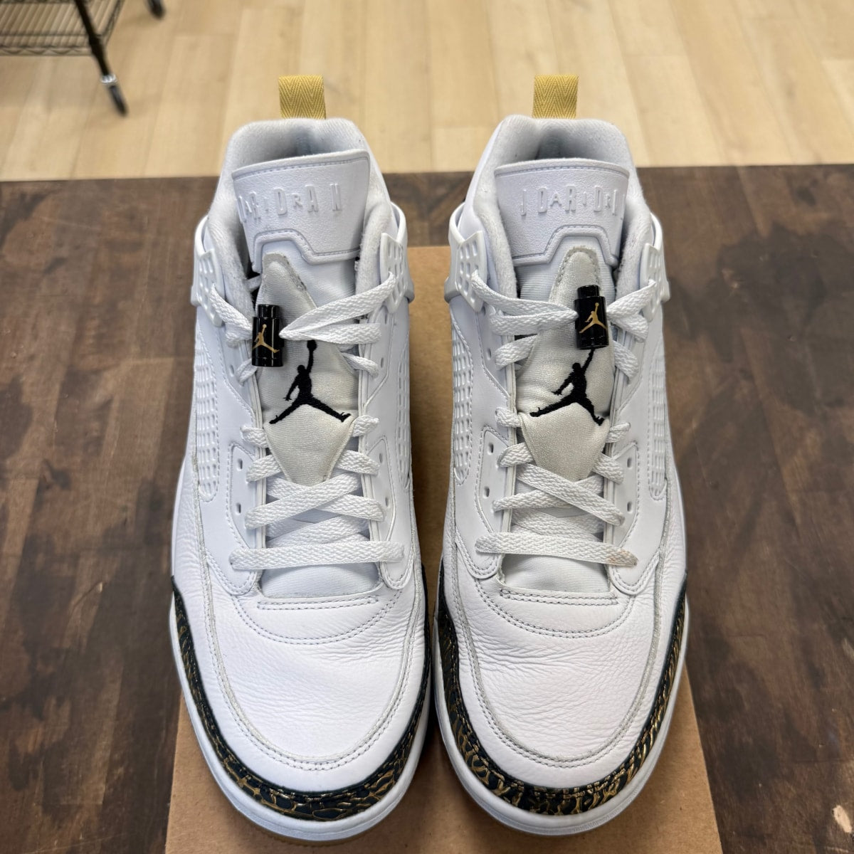 Jordan Spizike Low White Metallic Gold Size 13 (Pre-Owned) - Image 2
