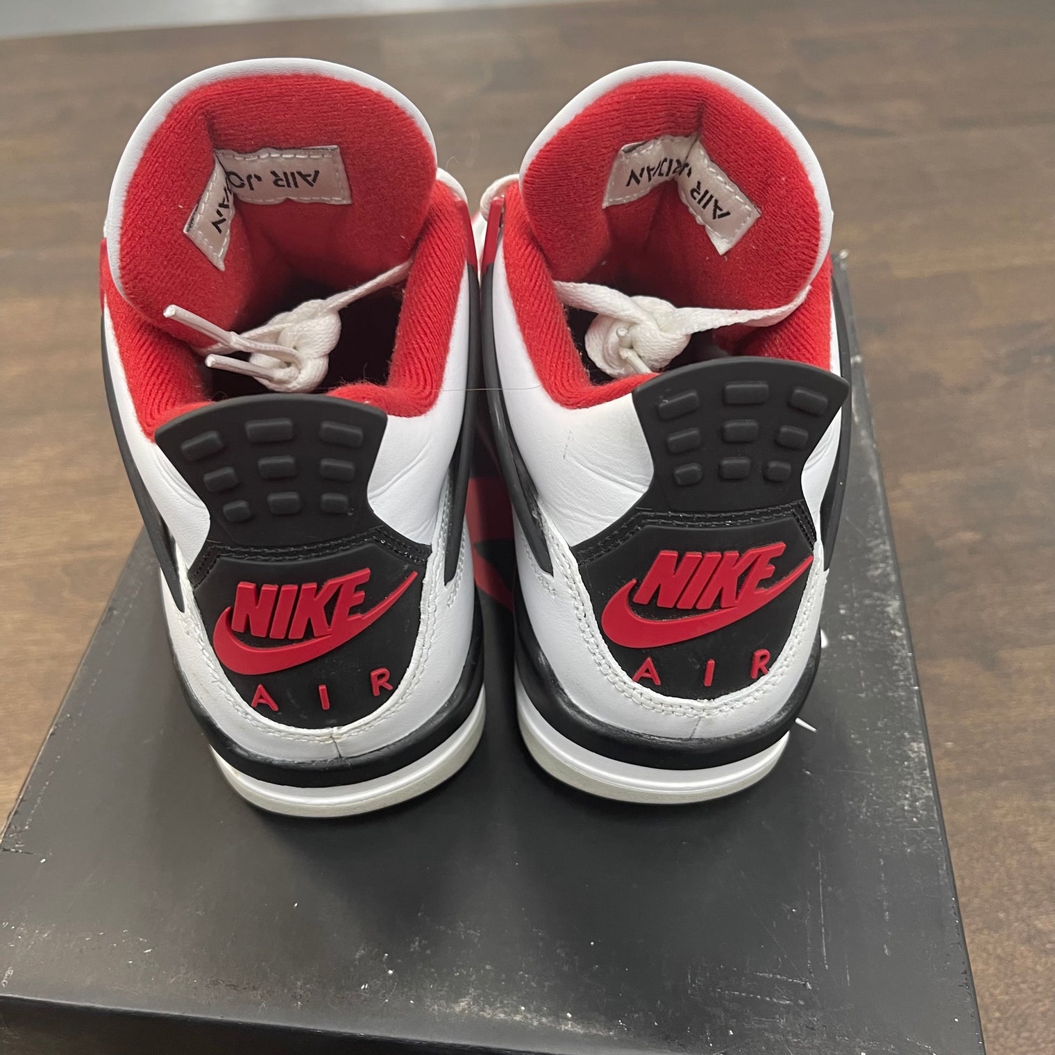 Fire Red Jordan 4 (USED)